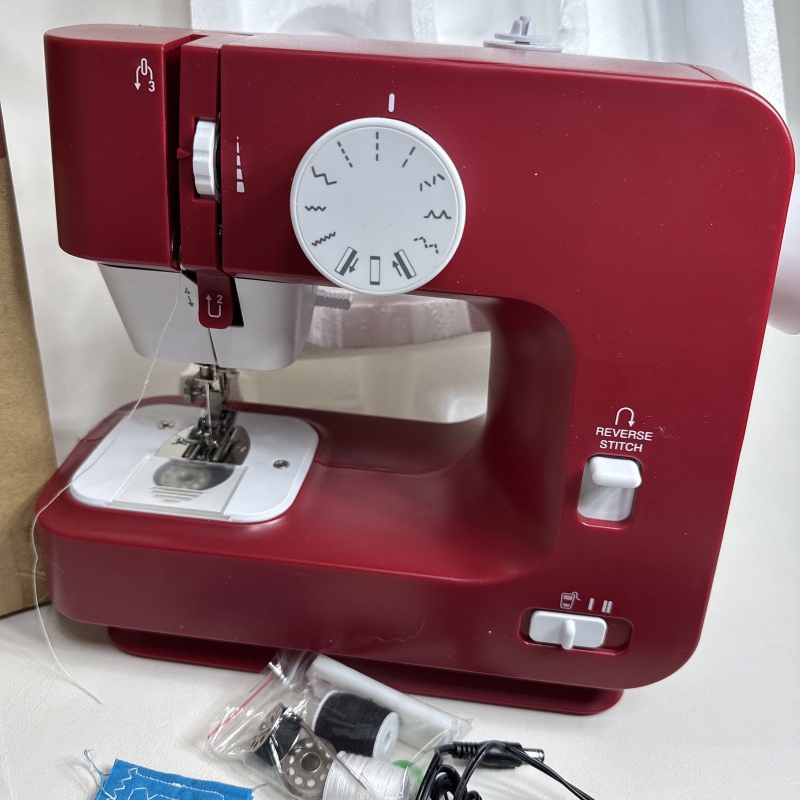 KPCB Beginner Compact Sewing Machine Model KPSM 1501 Tested Used Once