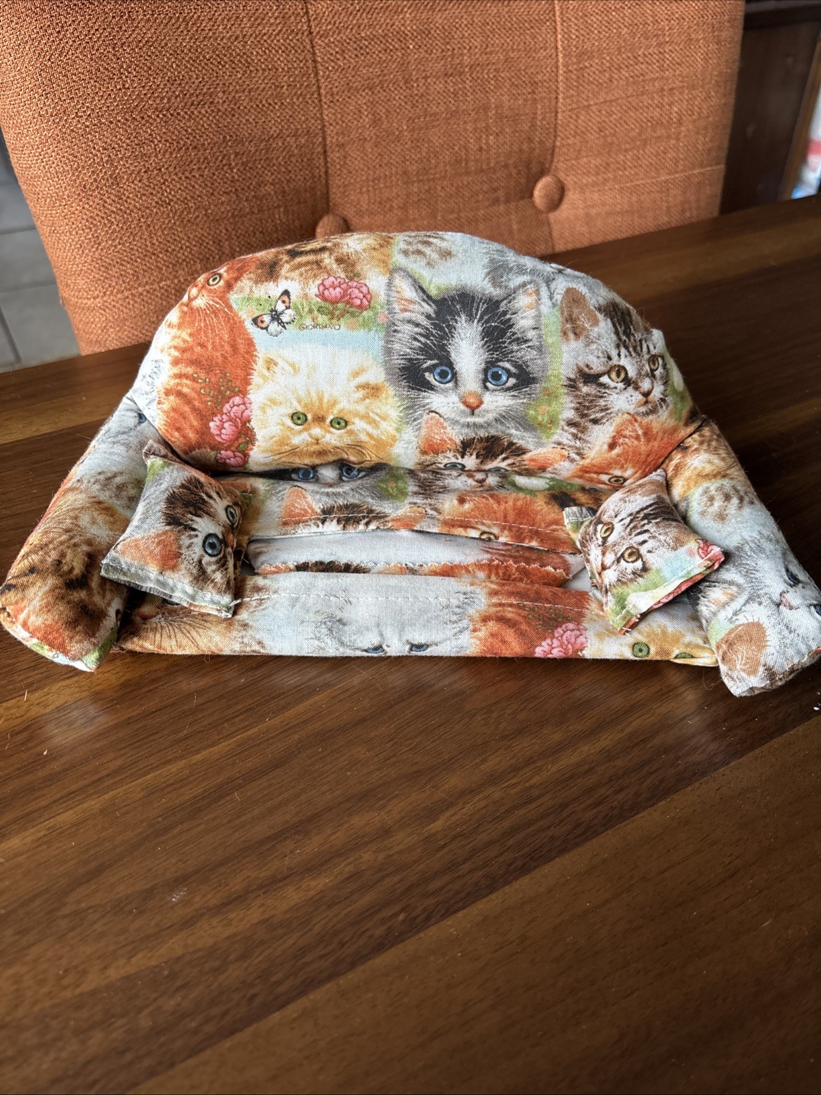 "Cats" Animal Sofa Tissue* Box Cover With In Place Pillows
