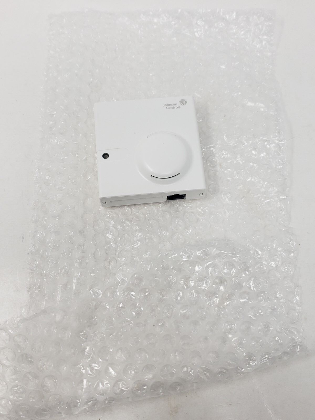 Johnson Controls HE-68N3-0N00WS Wall Mount Temperature Sensor
