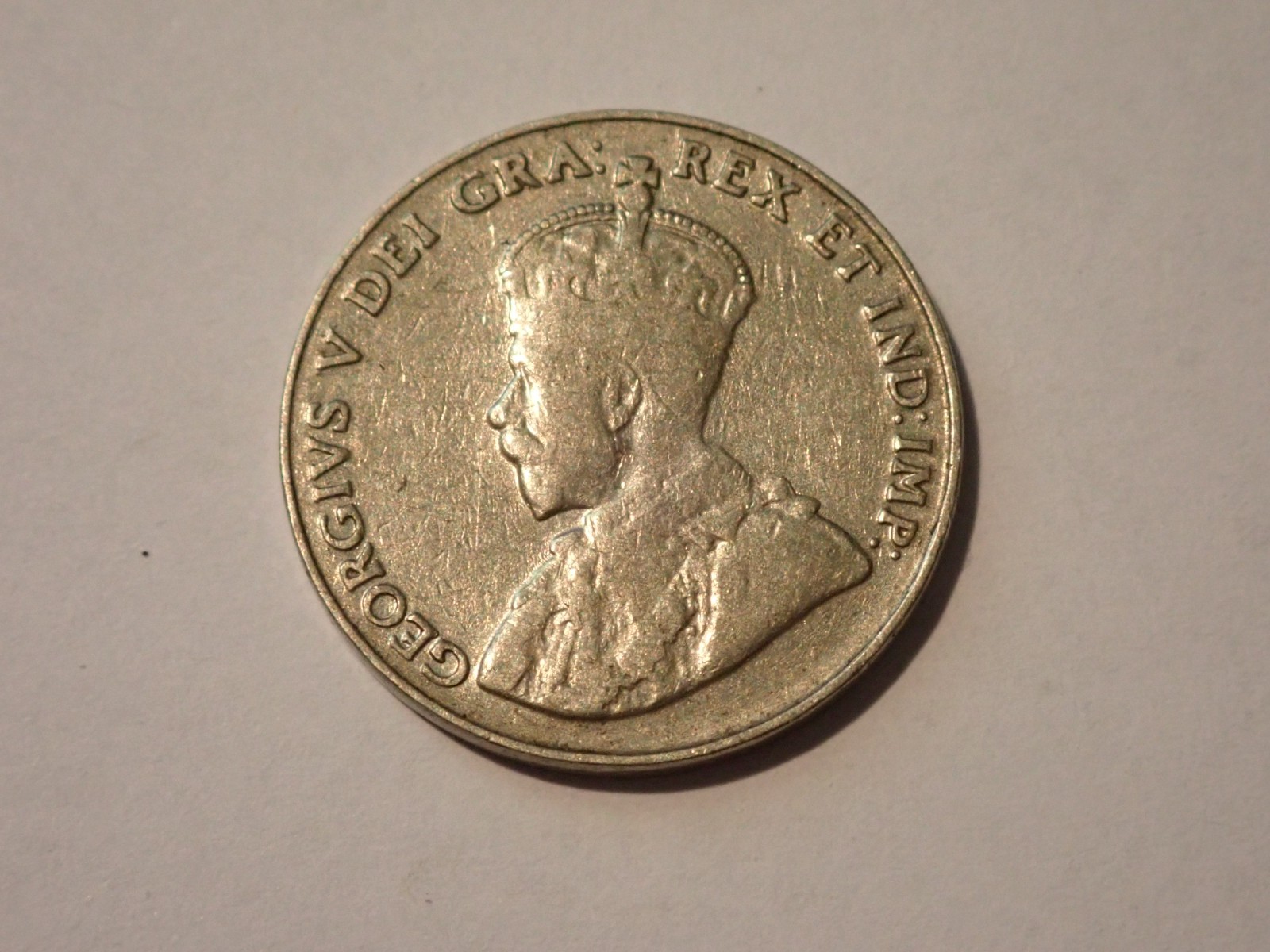 1932 CANADA 5 CENT CUPRO NICKEL COIN in NICE COLLECTABLE CONDITION