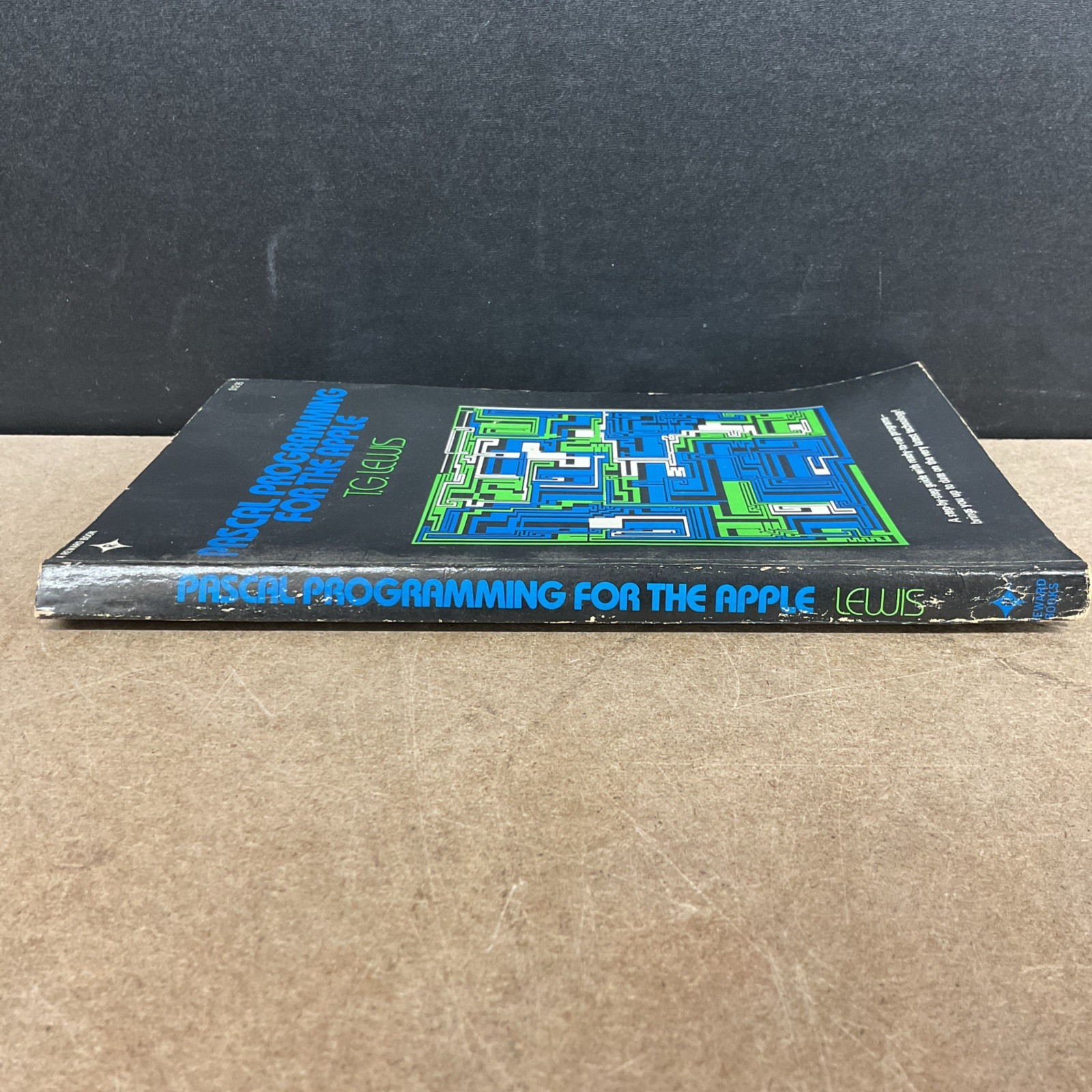 Pascal Programming For The Apple T.G. Lewis Softcover Vintage Computing