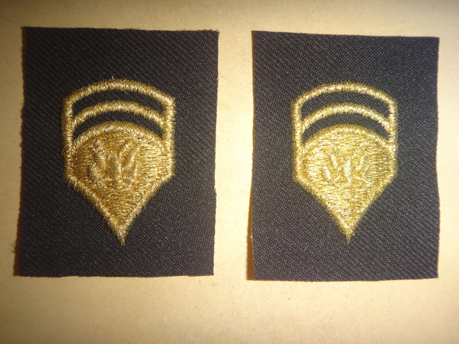 Pair of US Army SPECIALIST 6 Collar Devices Patches
