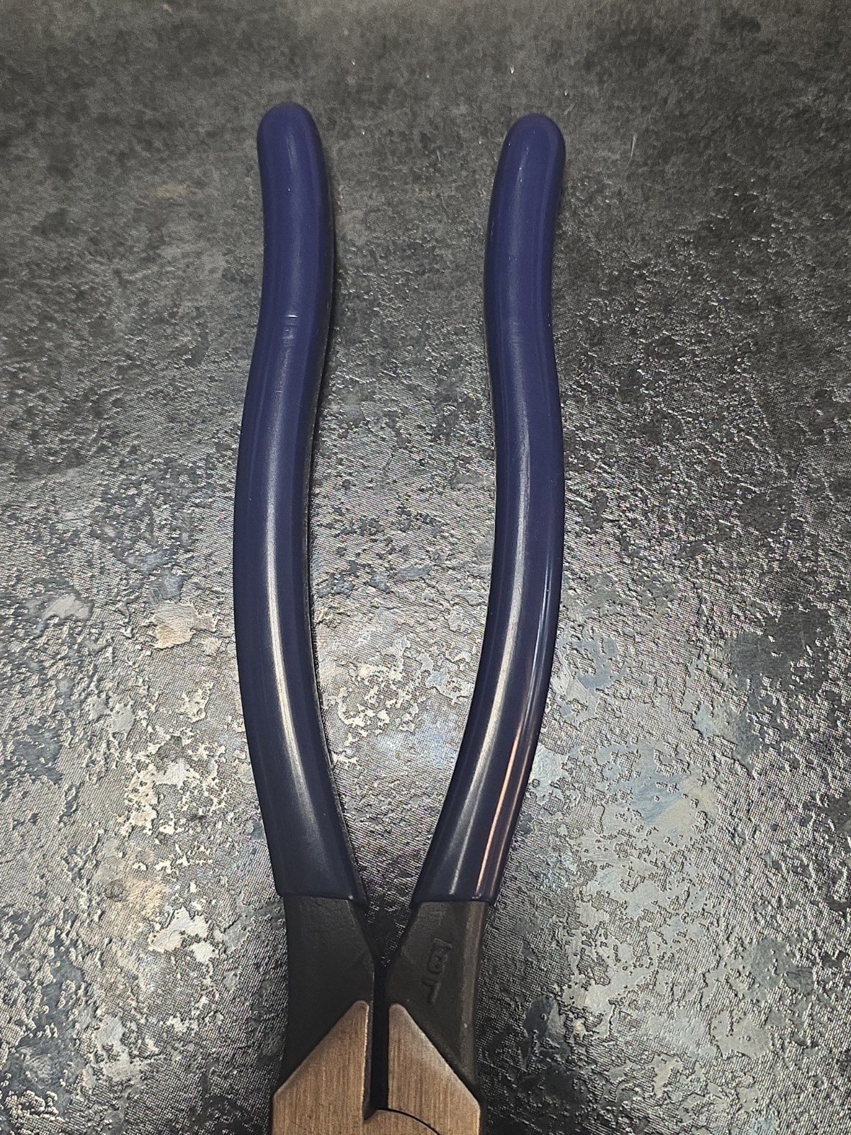 Klein Tools D213-9NE 9" High-Leverage Side Cutting Pliers