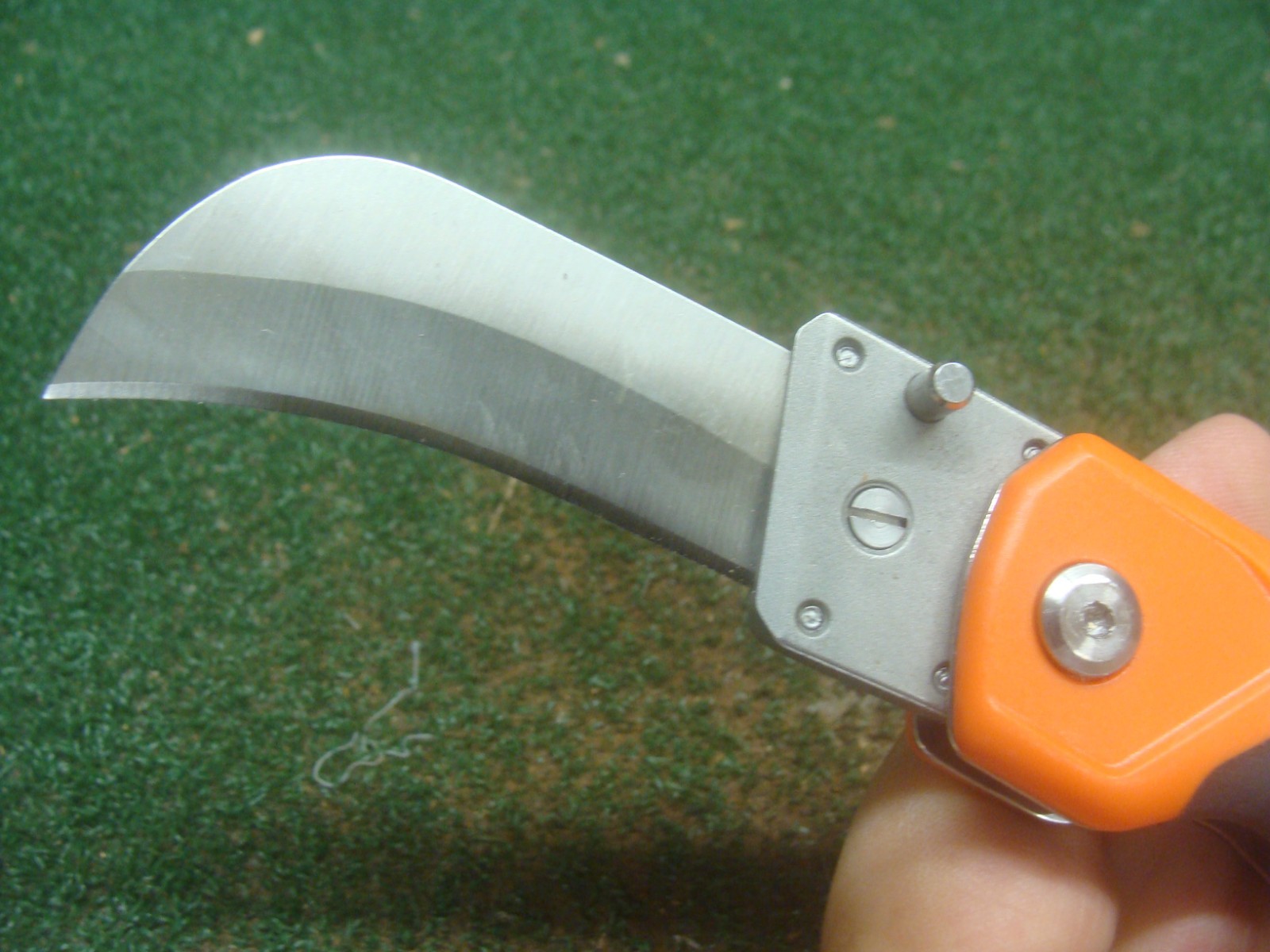 Klein Tools 44218 Folding Cable Skinning Utility Hawkbill Knife - GOOD SHAPE