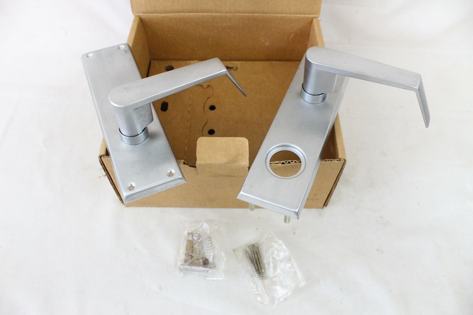 Falcon RW342 Retro Fit Lever Trim Lockset Chrome Spindle Pack LH New NIB
