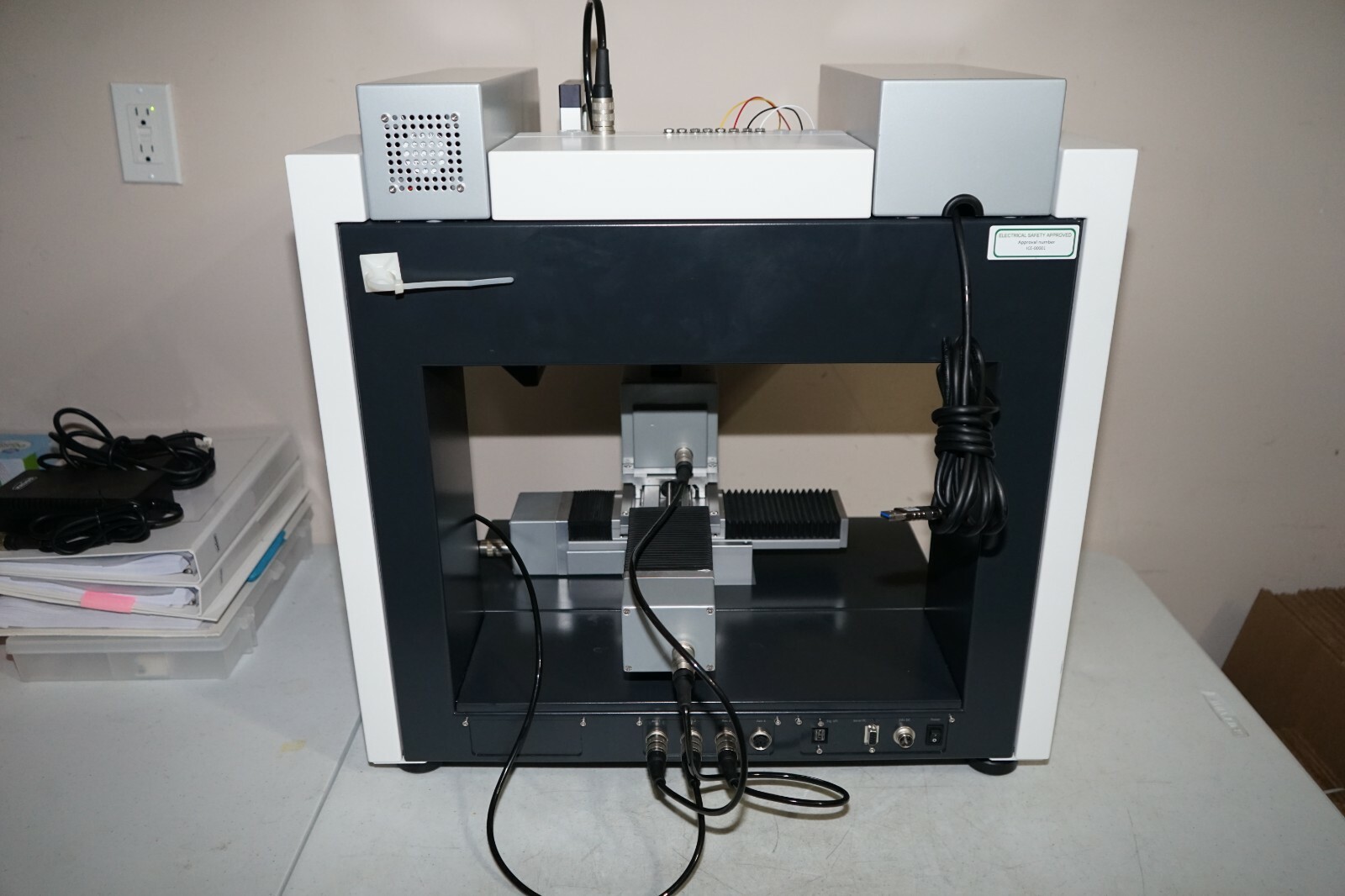 ^ Kruss DSA 100 Drop Shape Analyzer