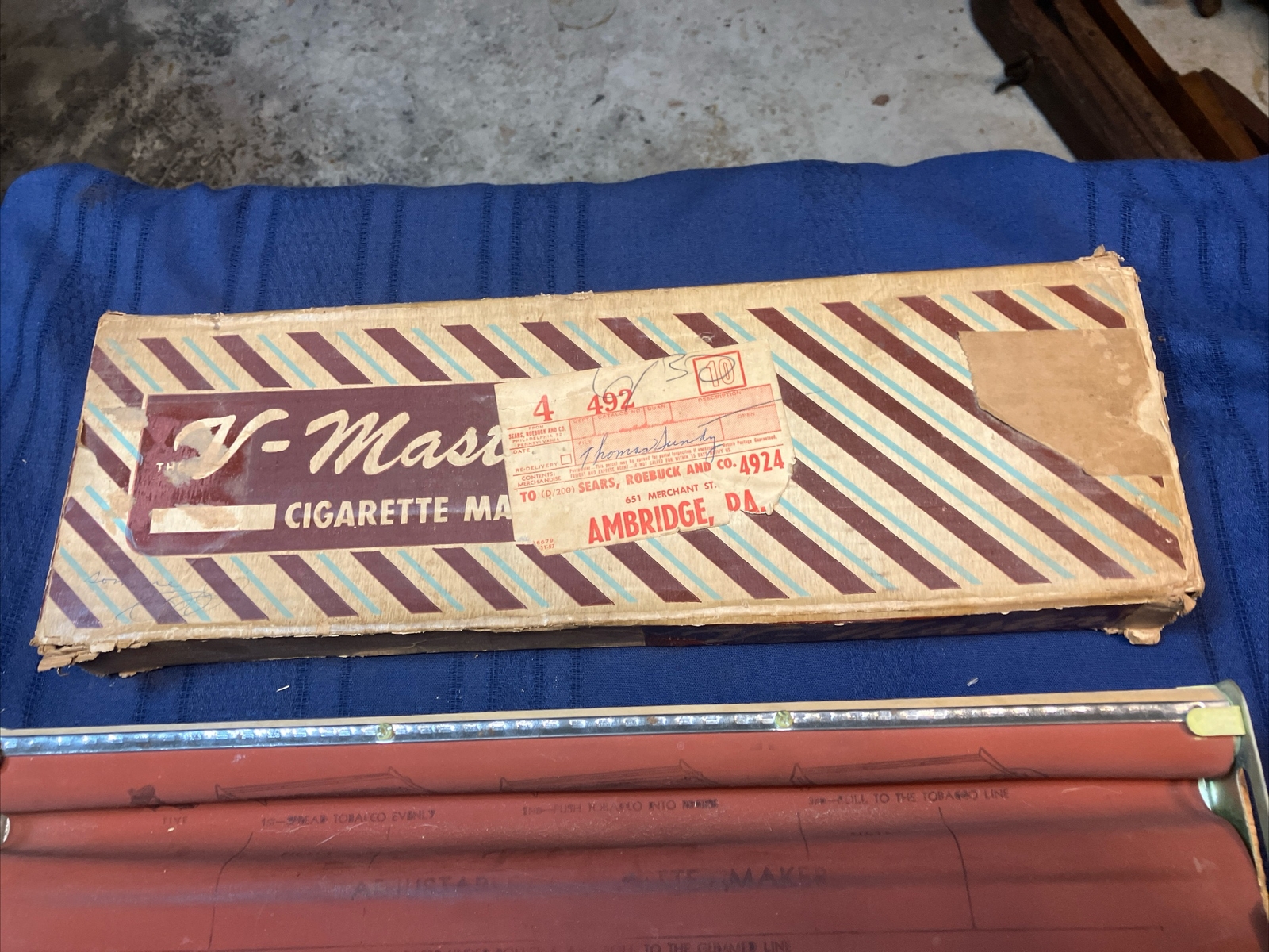 V Master Cigarette Maker, Roller