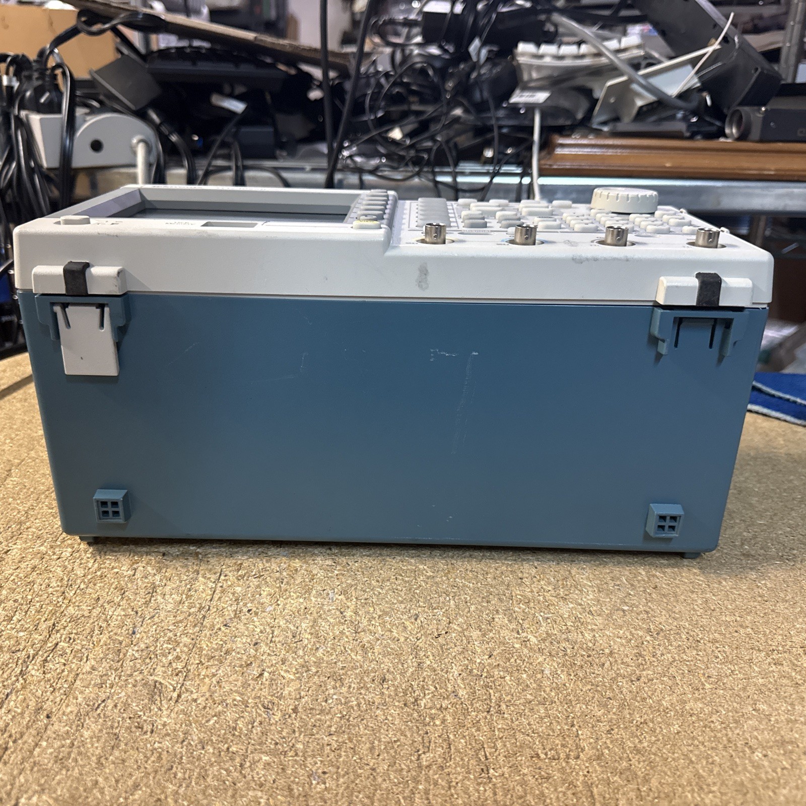 Tektronix AFG3022B Dual Channel Arbitrary Function Generator READ