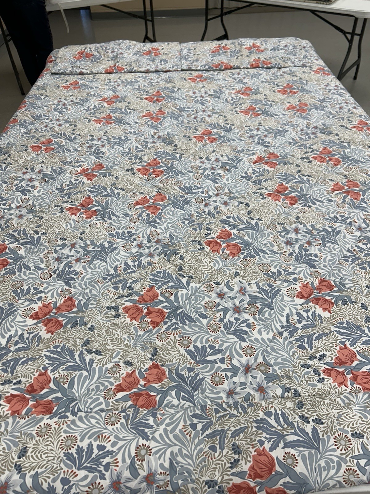 William Morris At Home Bedspread & 2 Pillow Shams