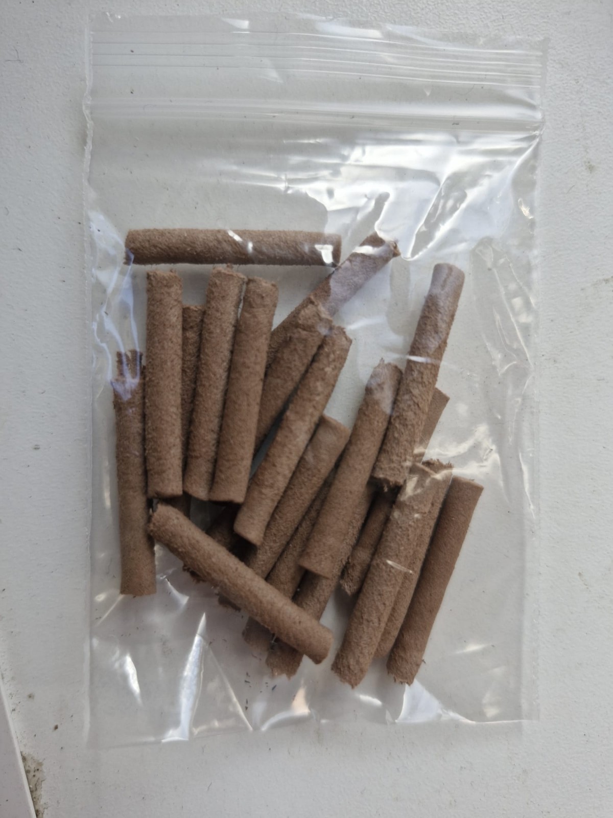 Fly Tying 4mm by 28mm foam cylinders Pack of 20 Brown