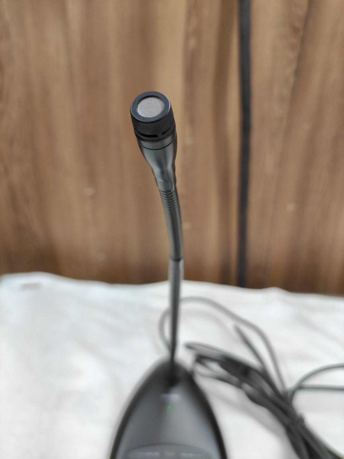 Shure Microflex MX412D/O Omnidirectional Condenser Desktop Microphone