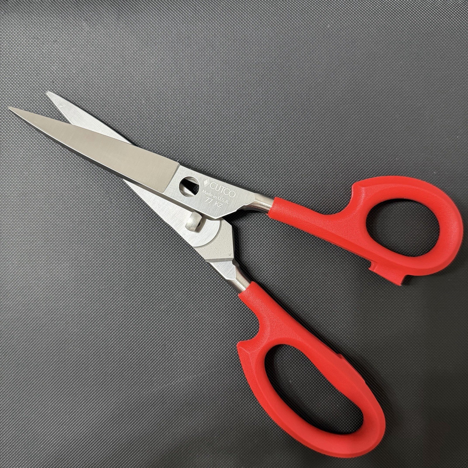 CUTCO Scissors Super Shears Red Handle Pull Apart 77 New