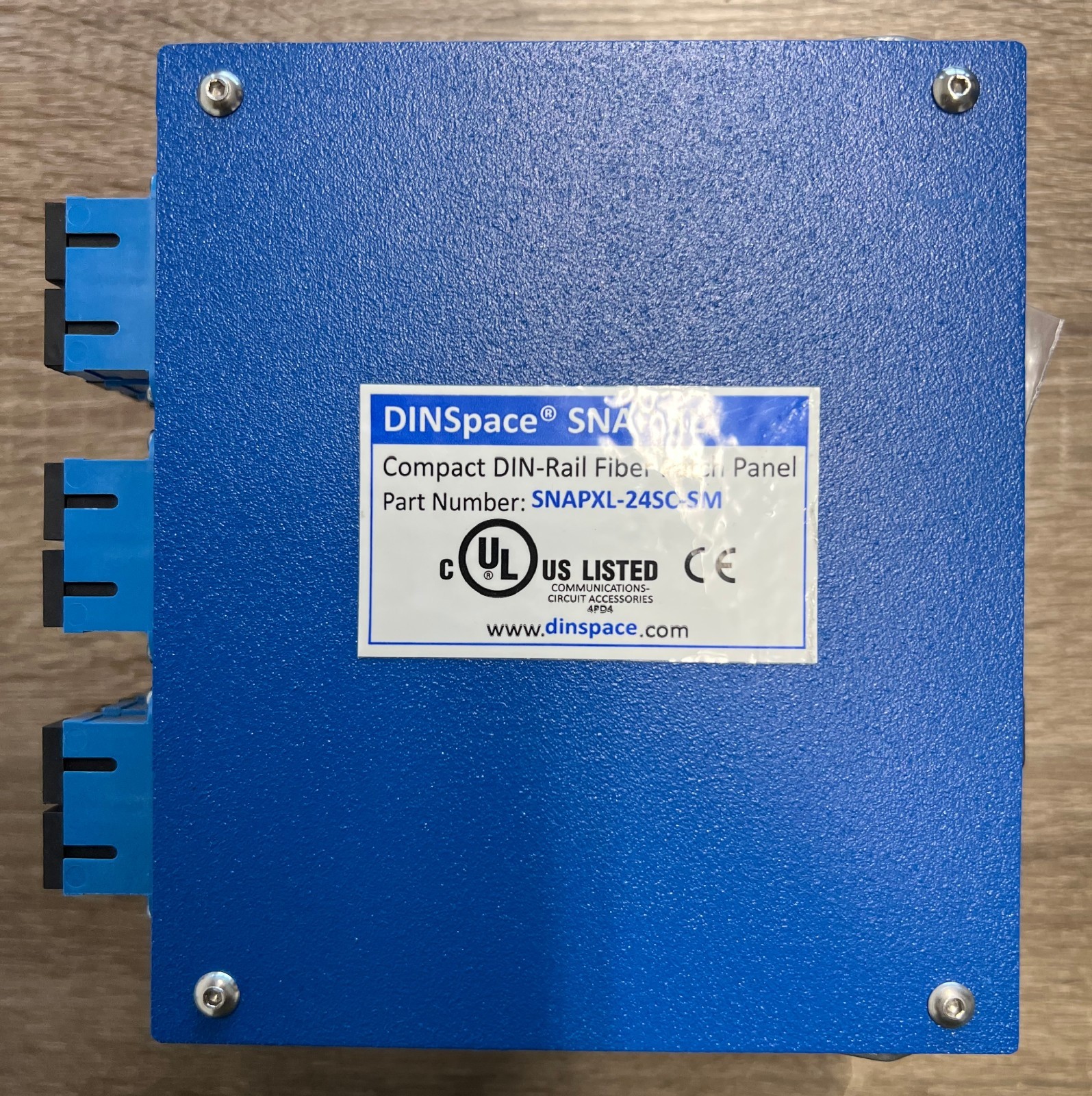 DINSpace SNAPXL-24SC-SM Fiber Patch Panel, Out of Box