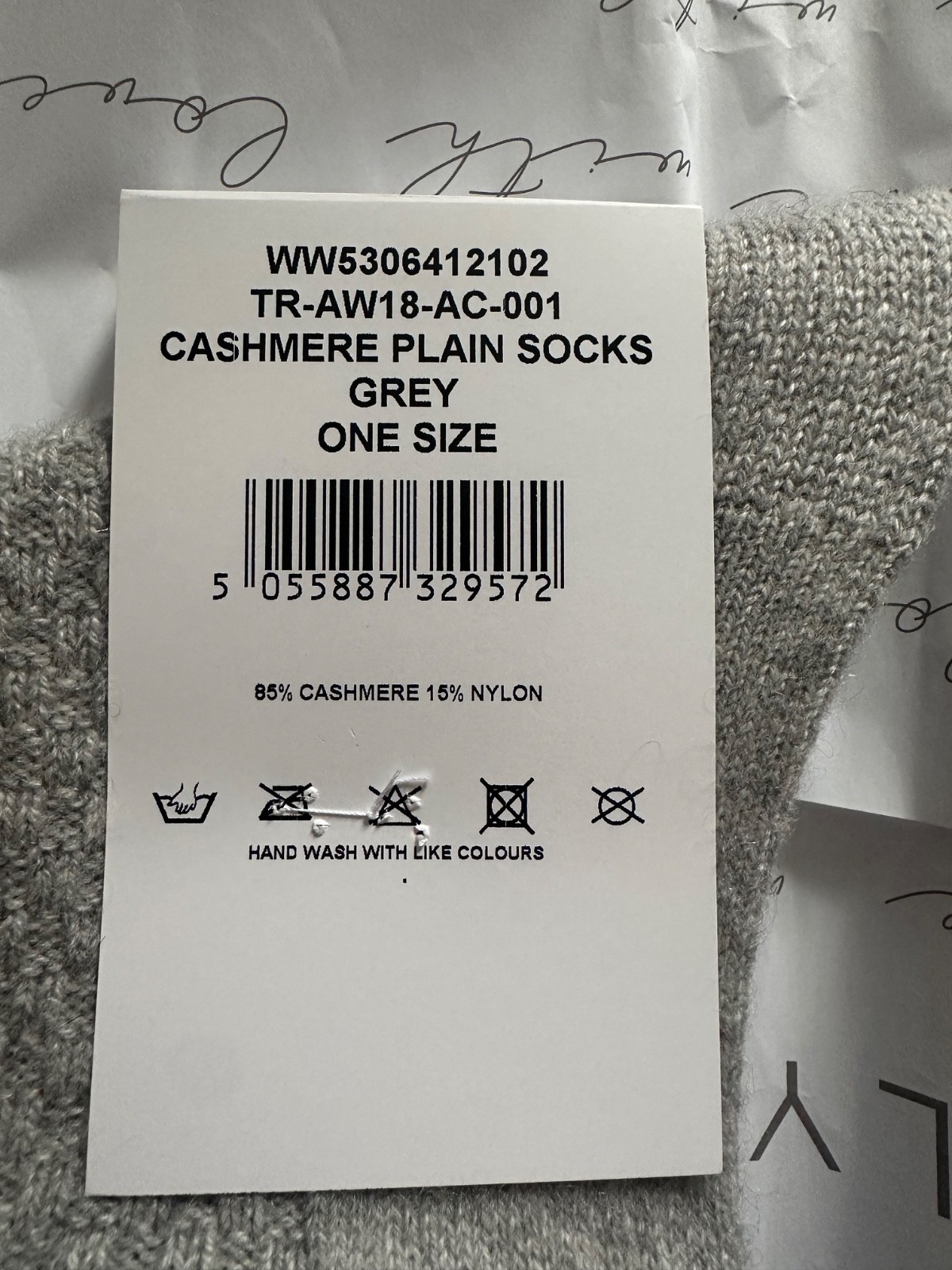 BNWT Truly cashmere grey bedsocks socks (women's, one size)