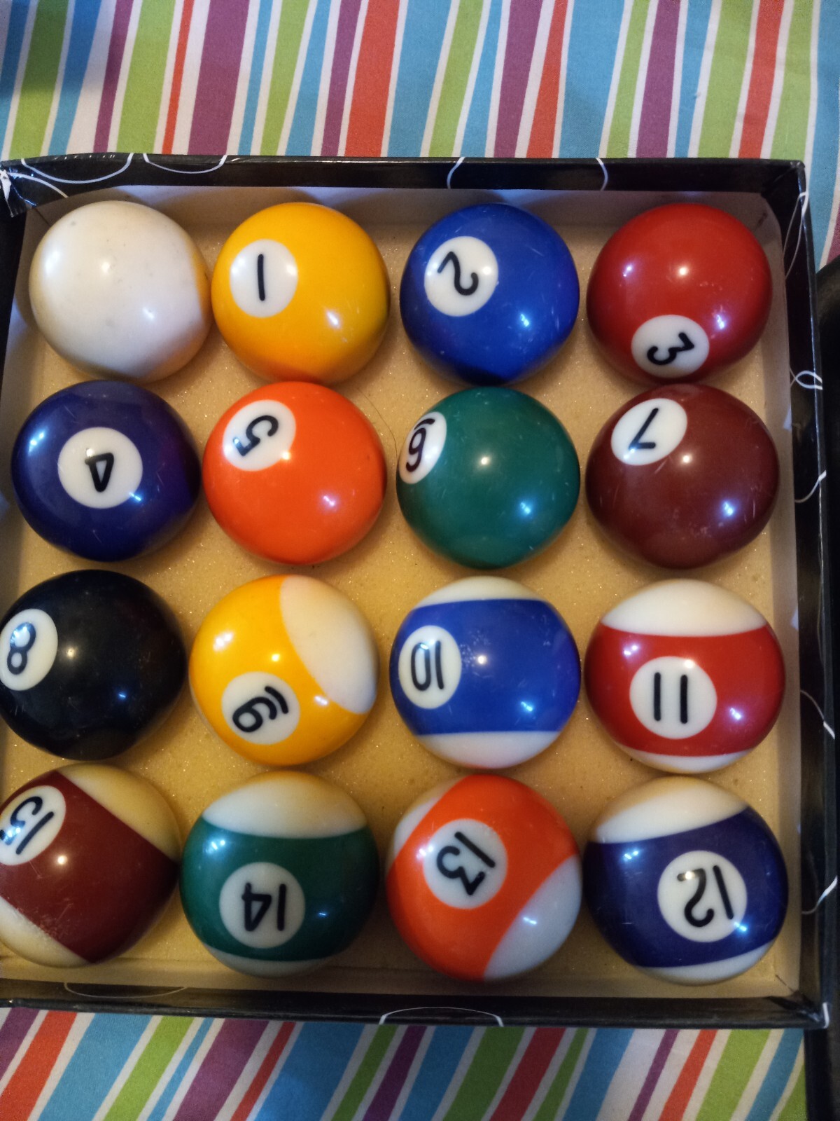 1 1/2" (37.5mm) AMERICAN SPOTS & STRIPES NUMBERED POOL BALLS.
