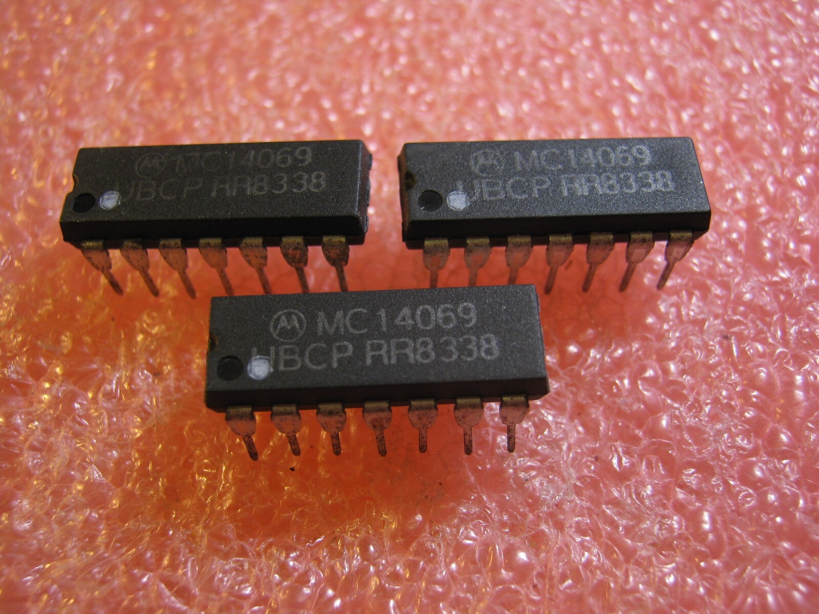 MC14069UBCP Lot of 3 NOS from Motorola