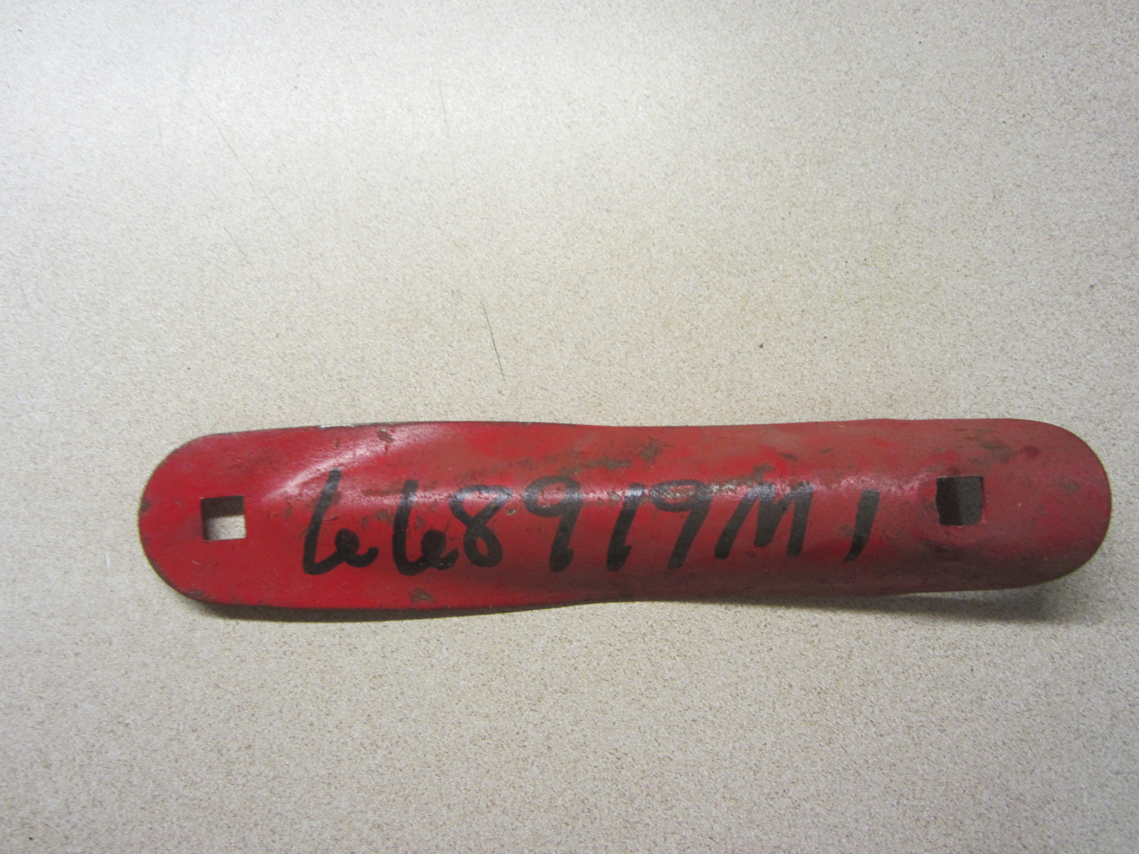 Massey Ferguson 668919M1 Clamp