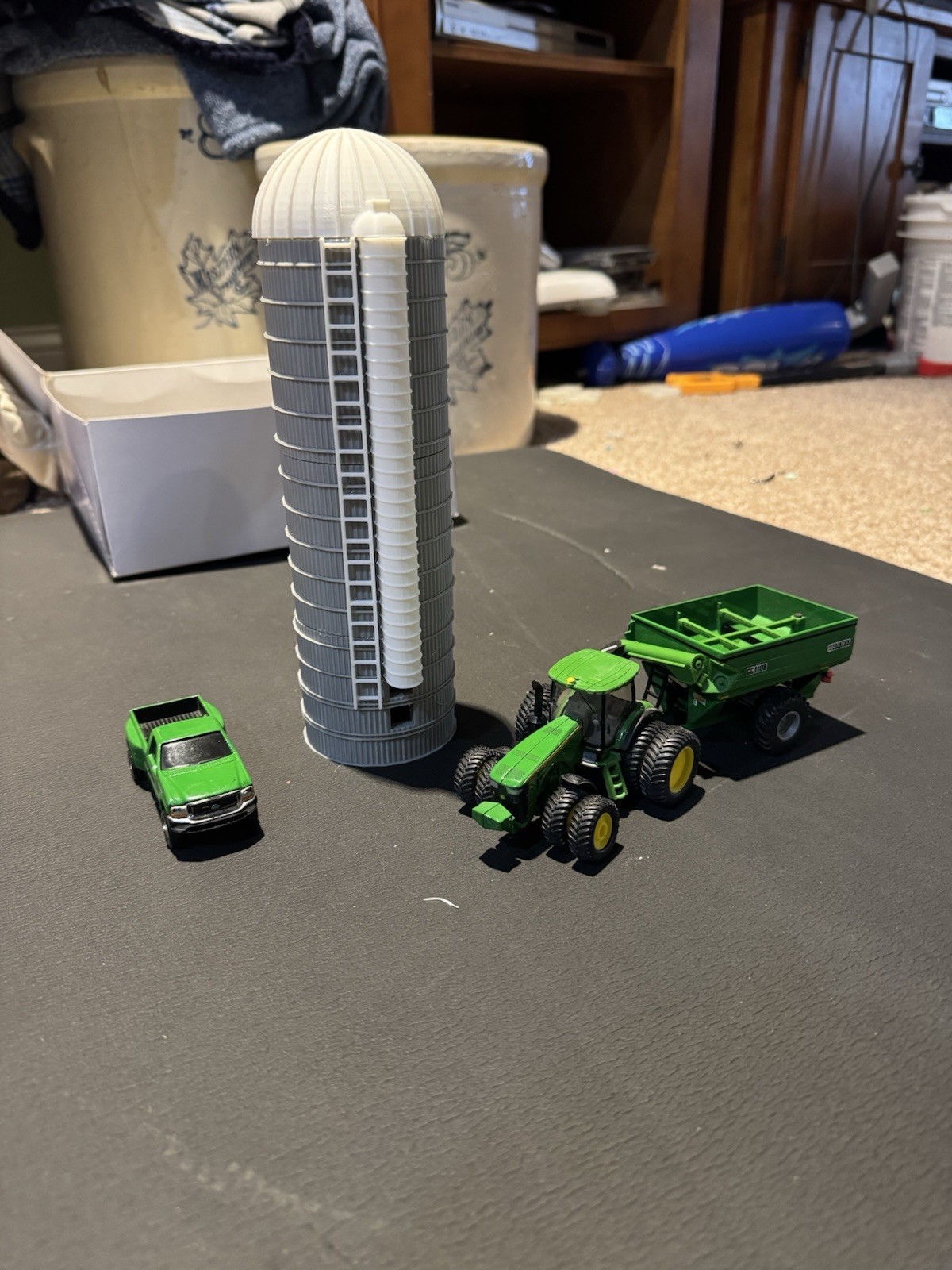 1/64 Plastic Silo Model - Gray And White Like Concrete