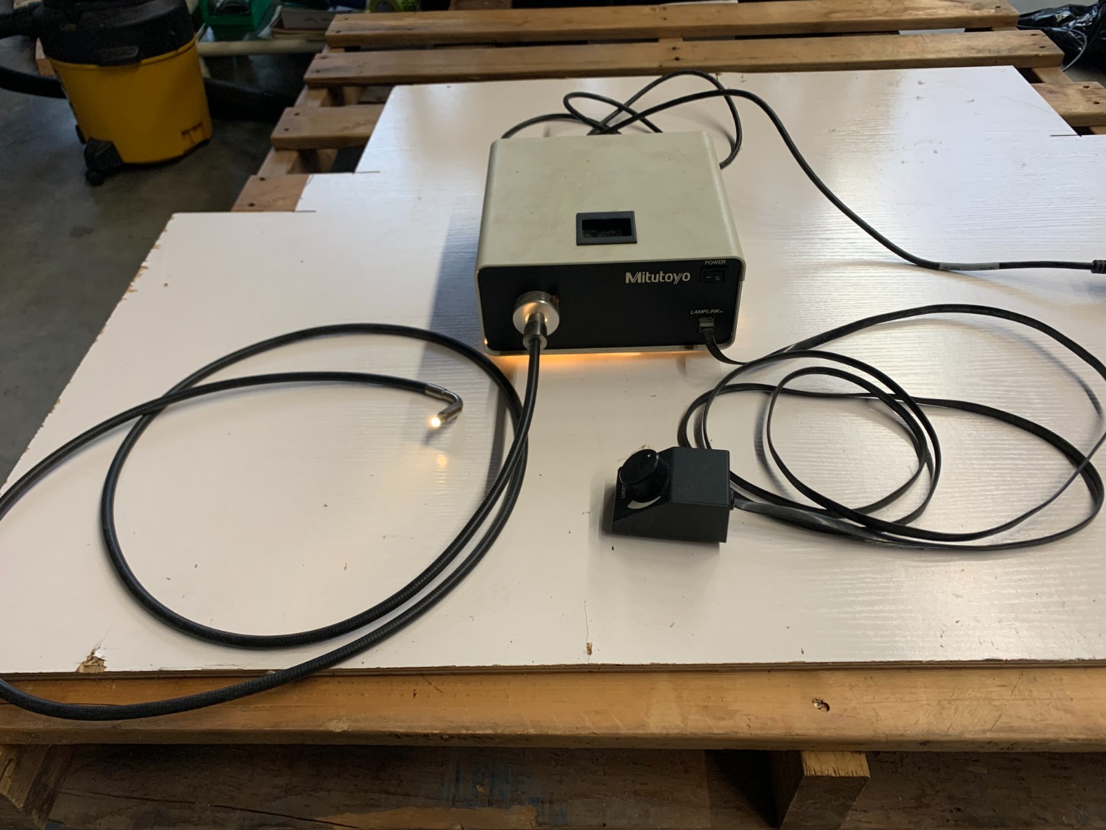 MITUTOYO 50AAB304 LampLink Illumin Light Source (Powers On) for Probe station