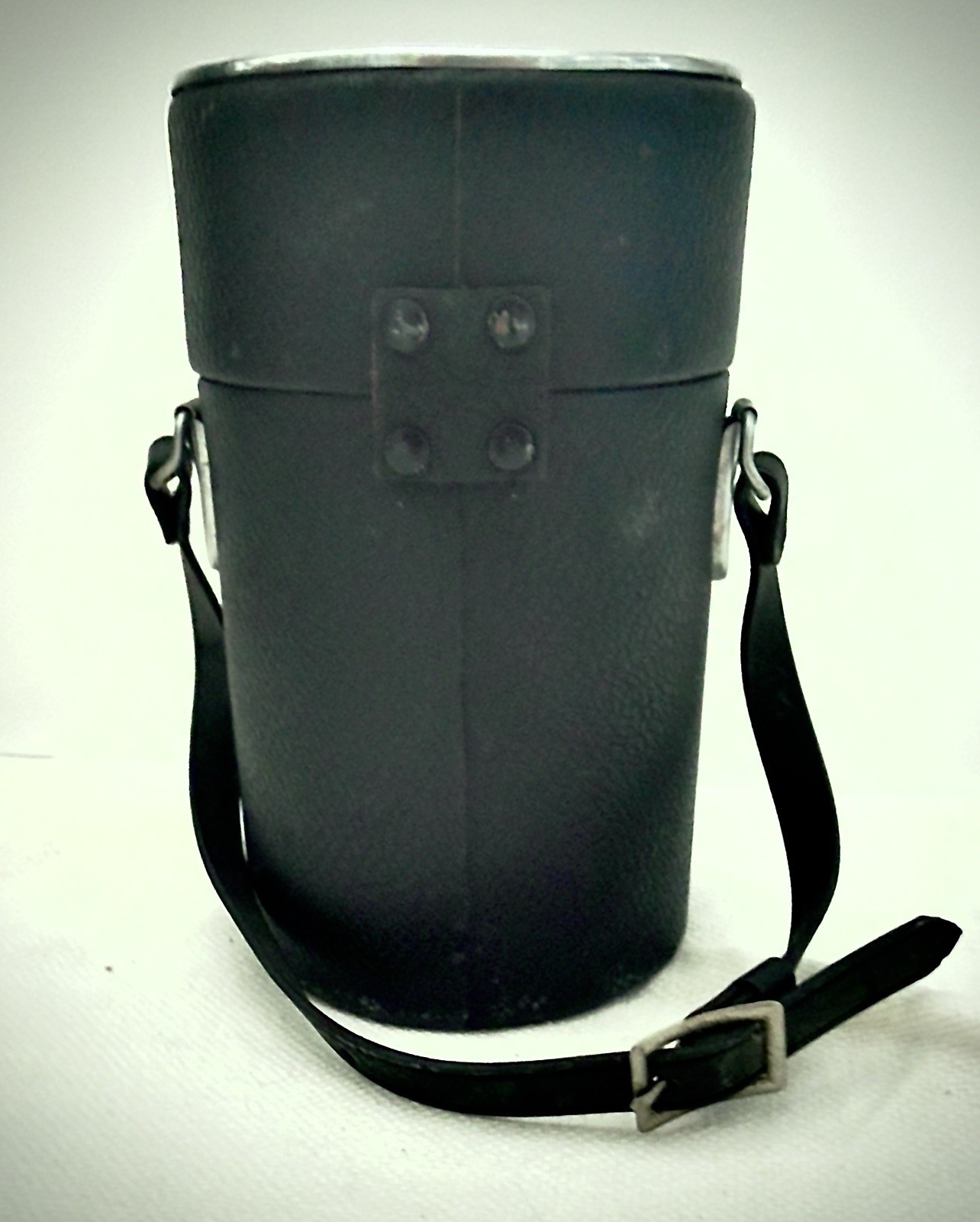 Vivitar Vintage Black Vinyl Circular Padded Lens Case 6’’H 3”diameterStrap Japan