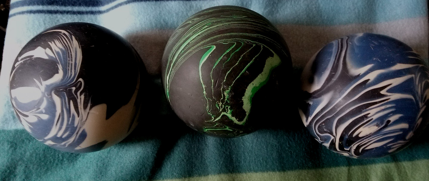 Vtg Ebonite Tornado Blk/Grn , 2 Unmarked Blue/Wh/Blk Marbleized Duck Pin Balls