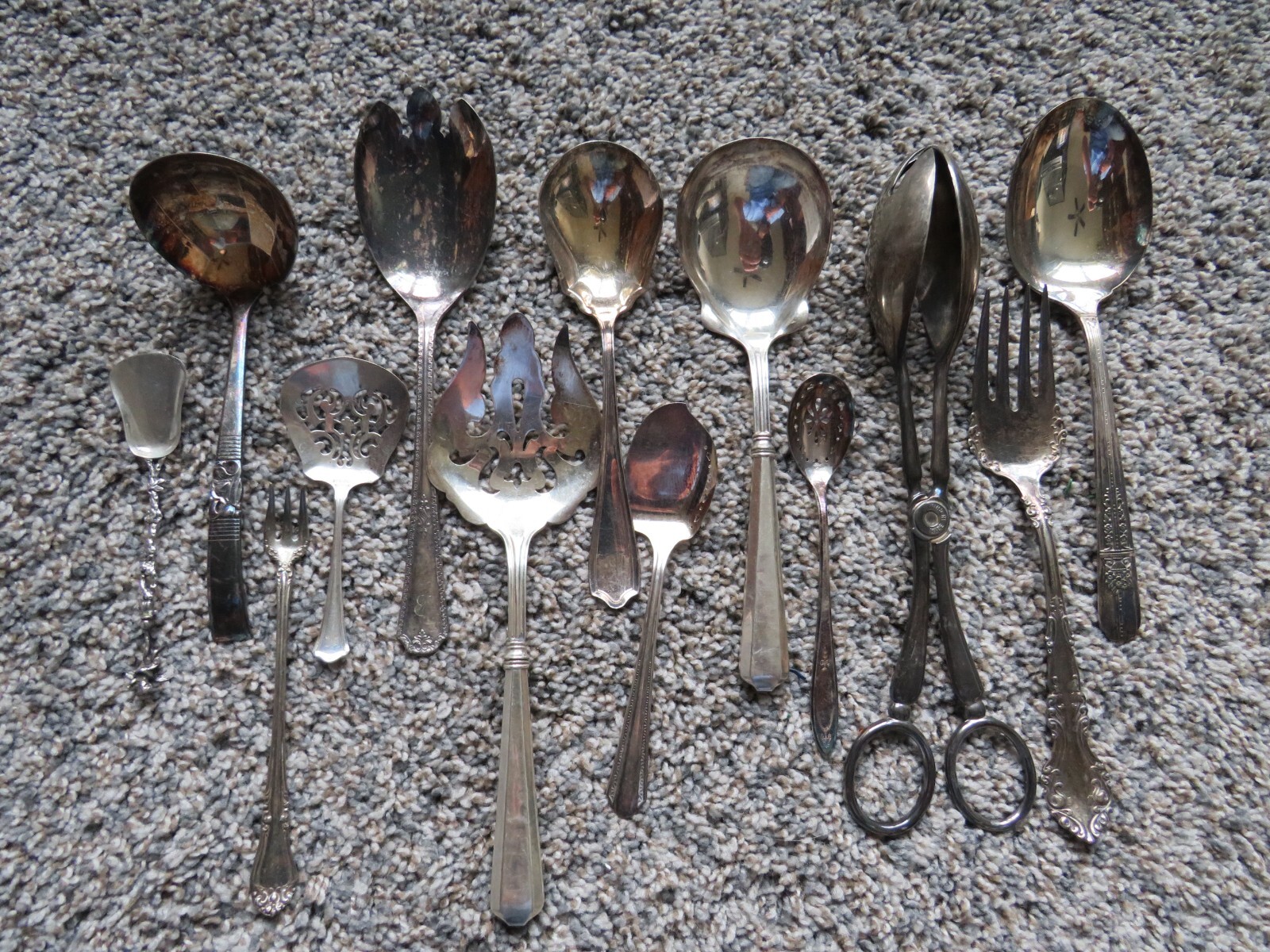 Lot of 13 miscellaneous serving pieces (flatware)