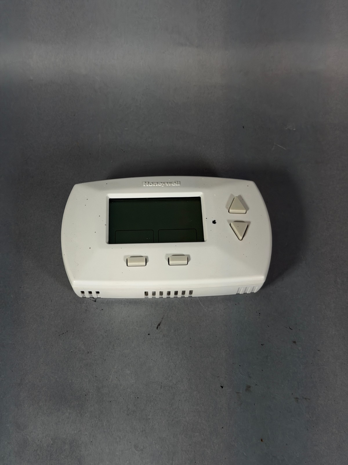 Honeywell RTHL3550d1006 Non- Programable Thermostat RTHL3550D w/Batteries