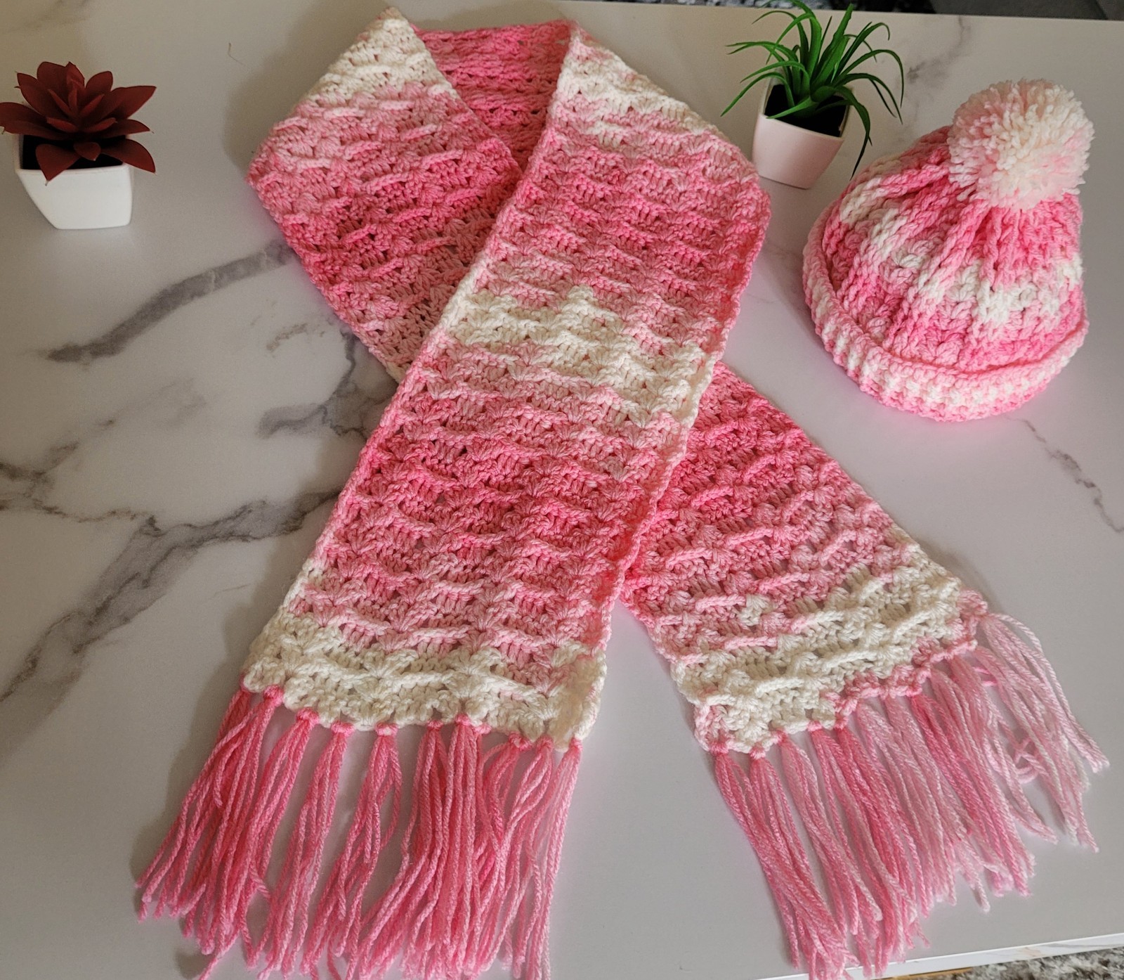 handmade Baby Girl Crochet Hat And Scarf Set Pink White Pom-pom Winter Outfit.