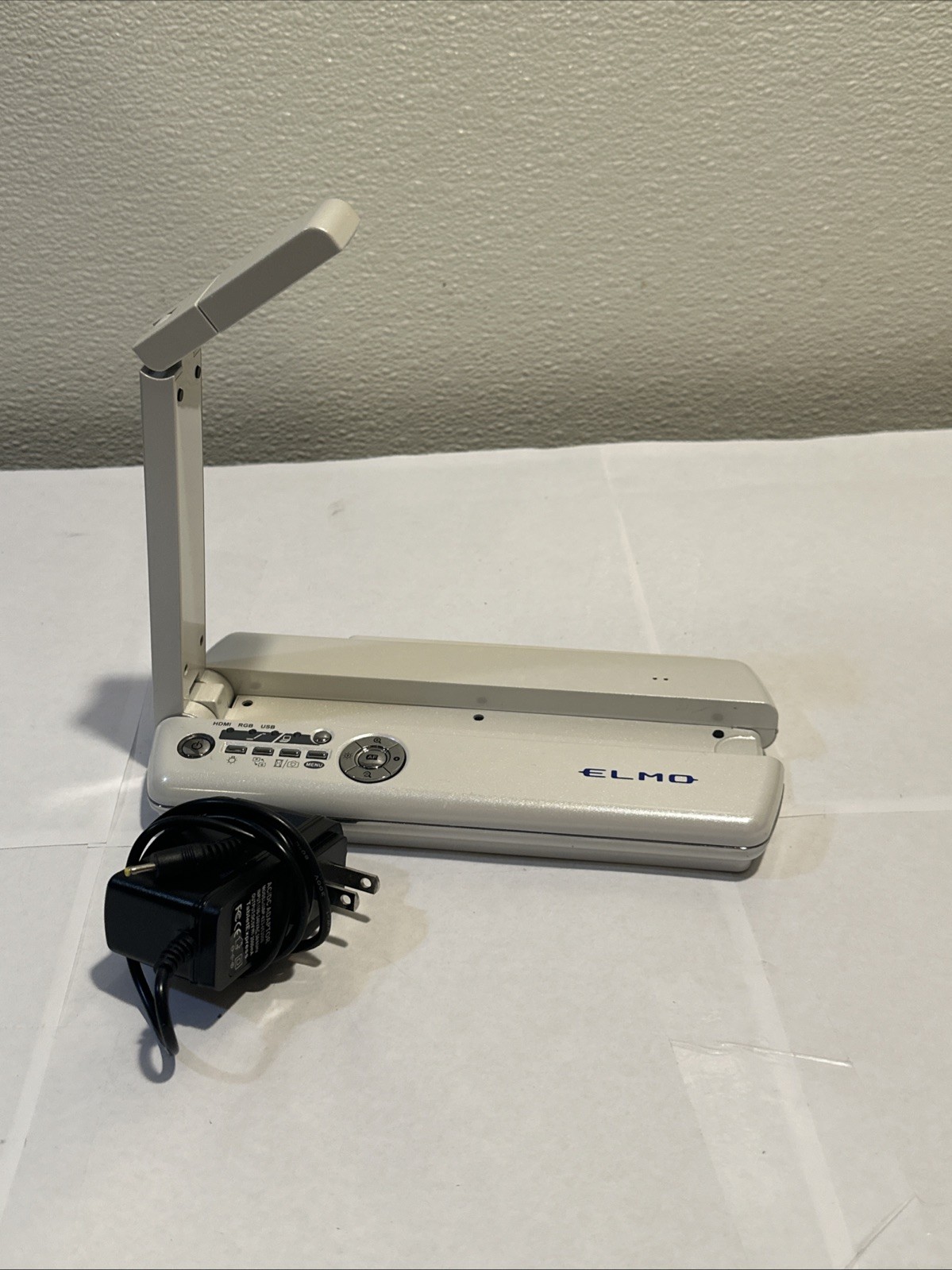 Elmo MO-1 Visual Presenter Document Camera HDMI VGA USB Includes Power Cable