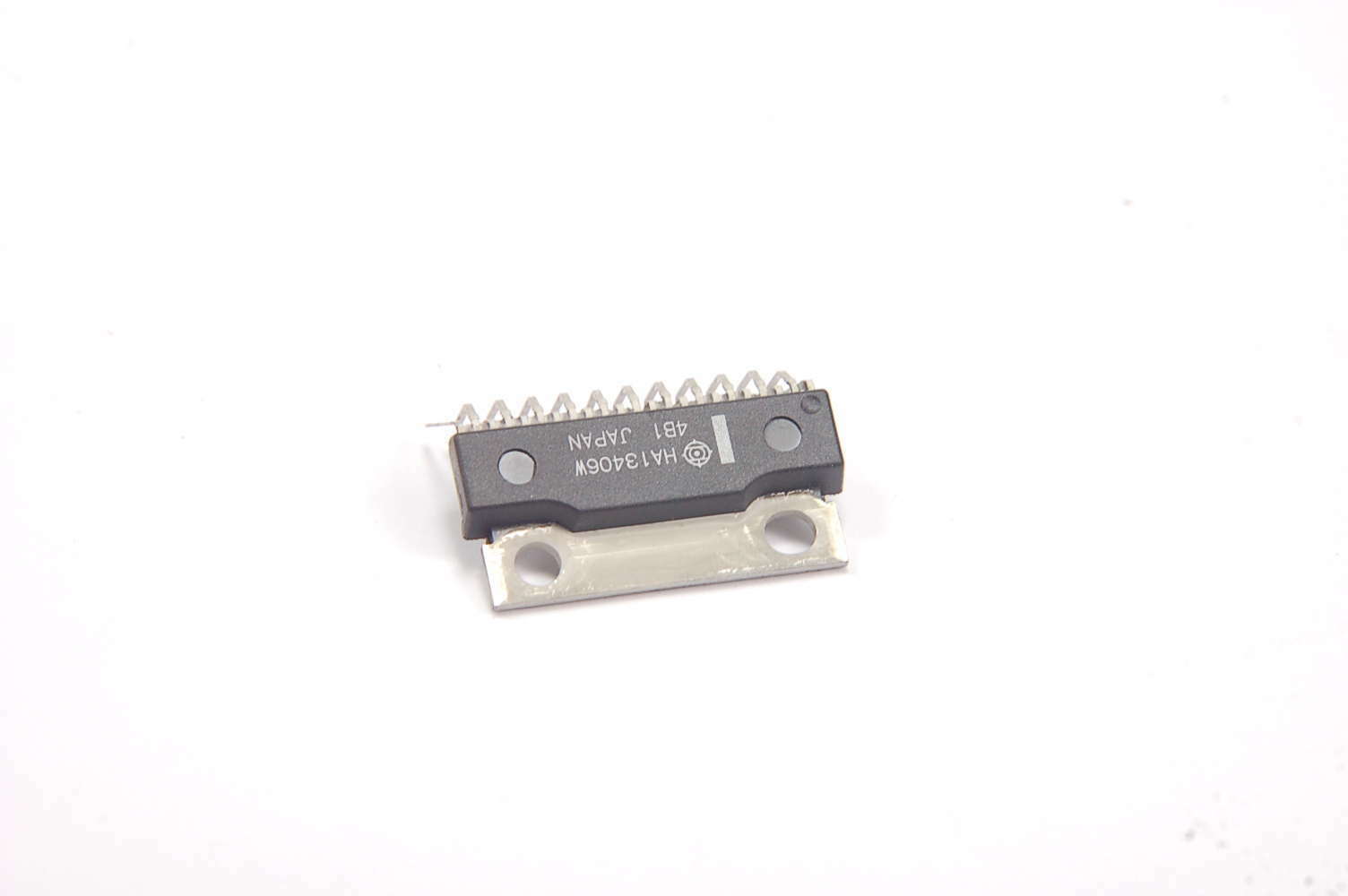 HITACHI - HA13406W - IC. 3 Phase Brushless Motor Driver. 3A @ 12V, New