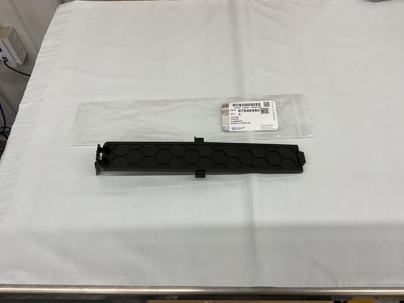 SIERRA SILVERADO CABIN FILTER RETAINER CLIP 2019-2025 NEW OEM GM 87846950