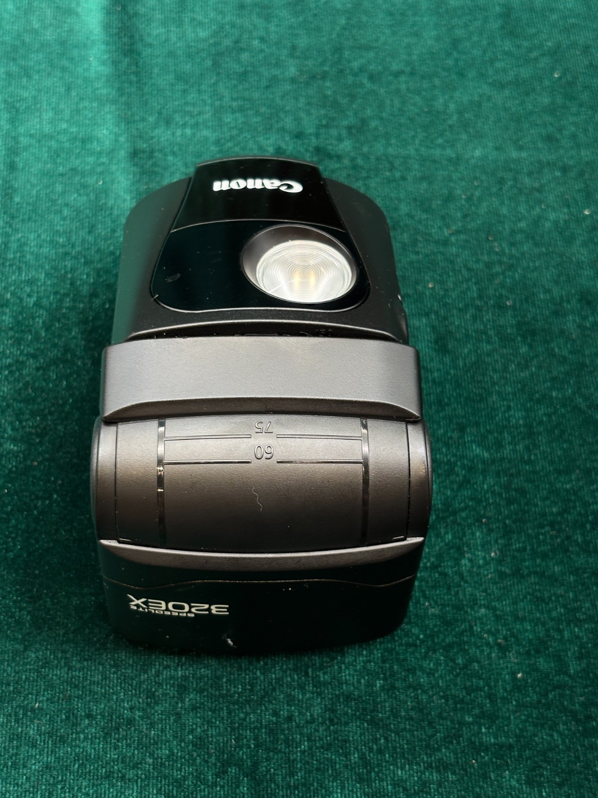 Canon Speedlite 320EX/Flash/Works