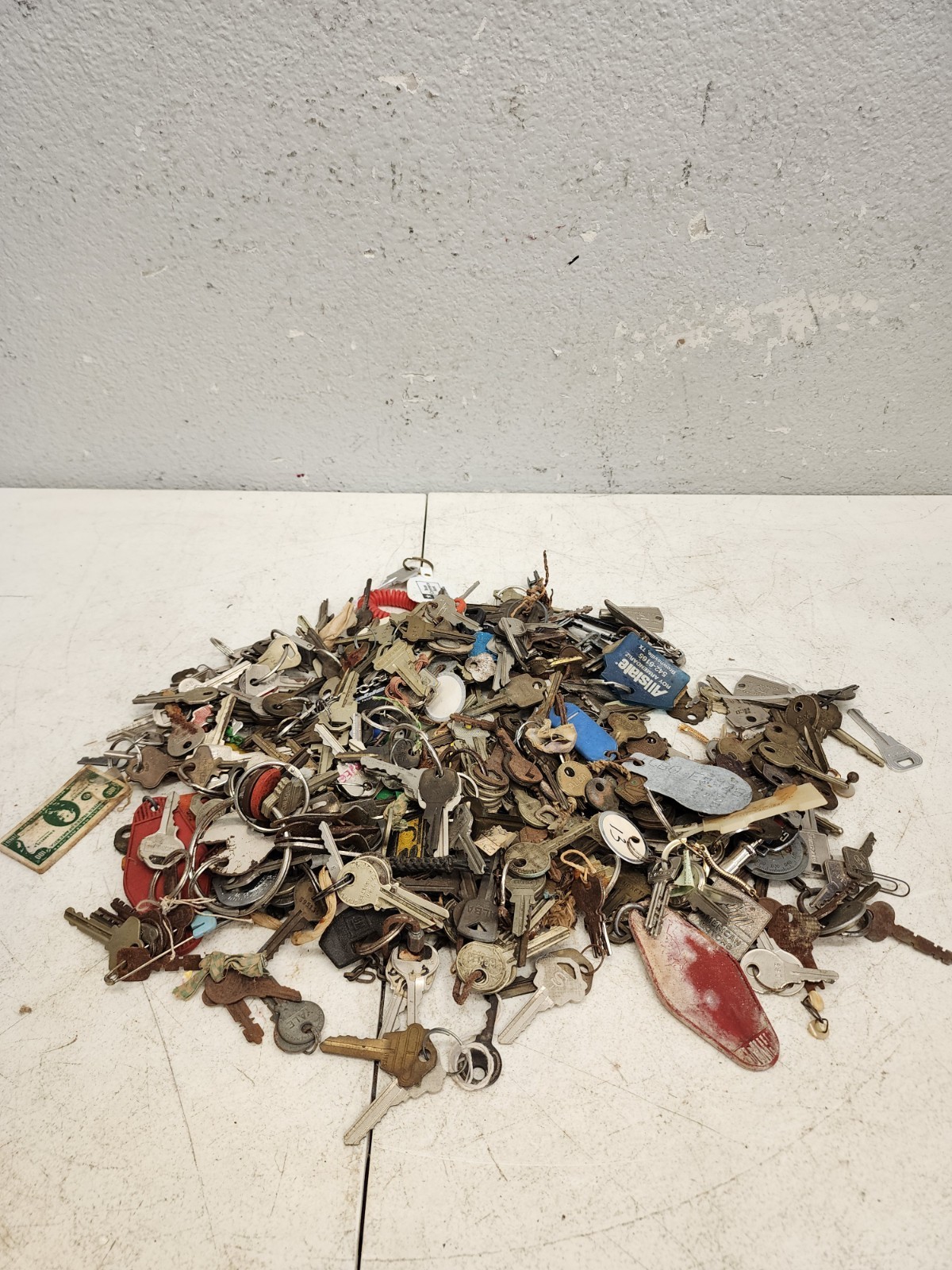 Keys Qty 100+ Assorted Mix, Various Kinds, Great for Crafts.