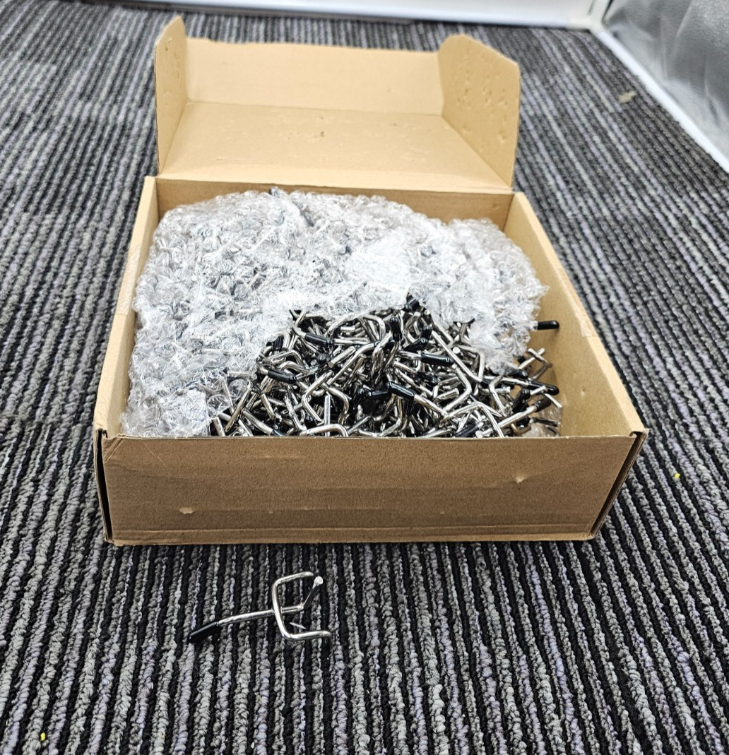 Tatuo 200 Pcs Pegboard Hook Galvanized Metal Peg Rubber Tip For 1/4" 1/8"