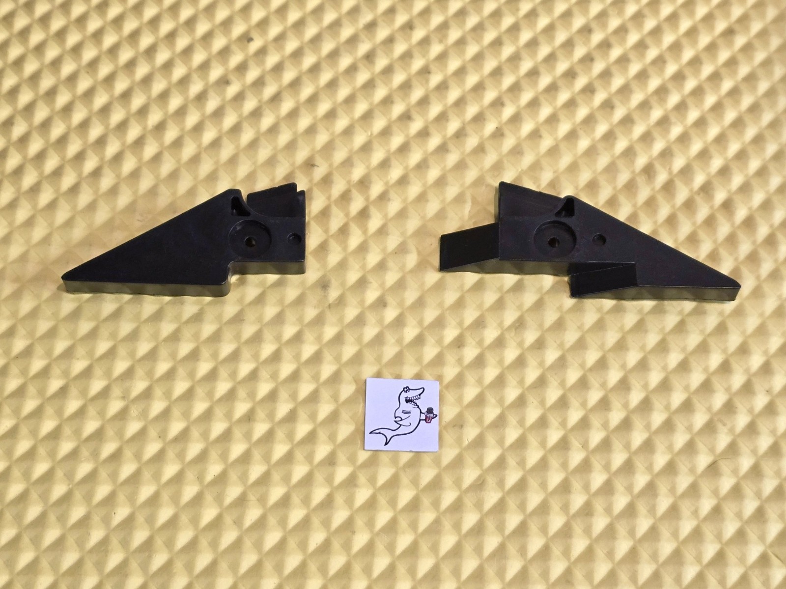 (AP) AUTOMATIC PRODUCTS 6600, 7600 SNACK TRAY RIGHT & LEFT BLACK END PIECES