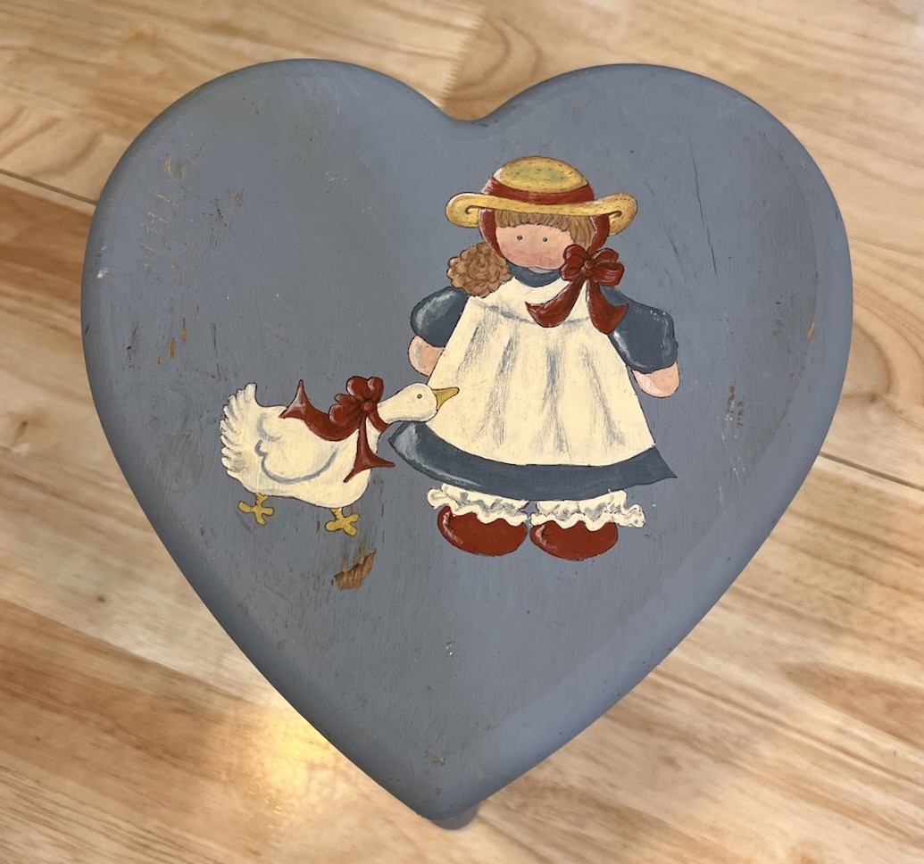Vtg Heart Shaped Solid Wood Step Stool Country Goose Hand Painted Folk Art