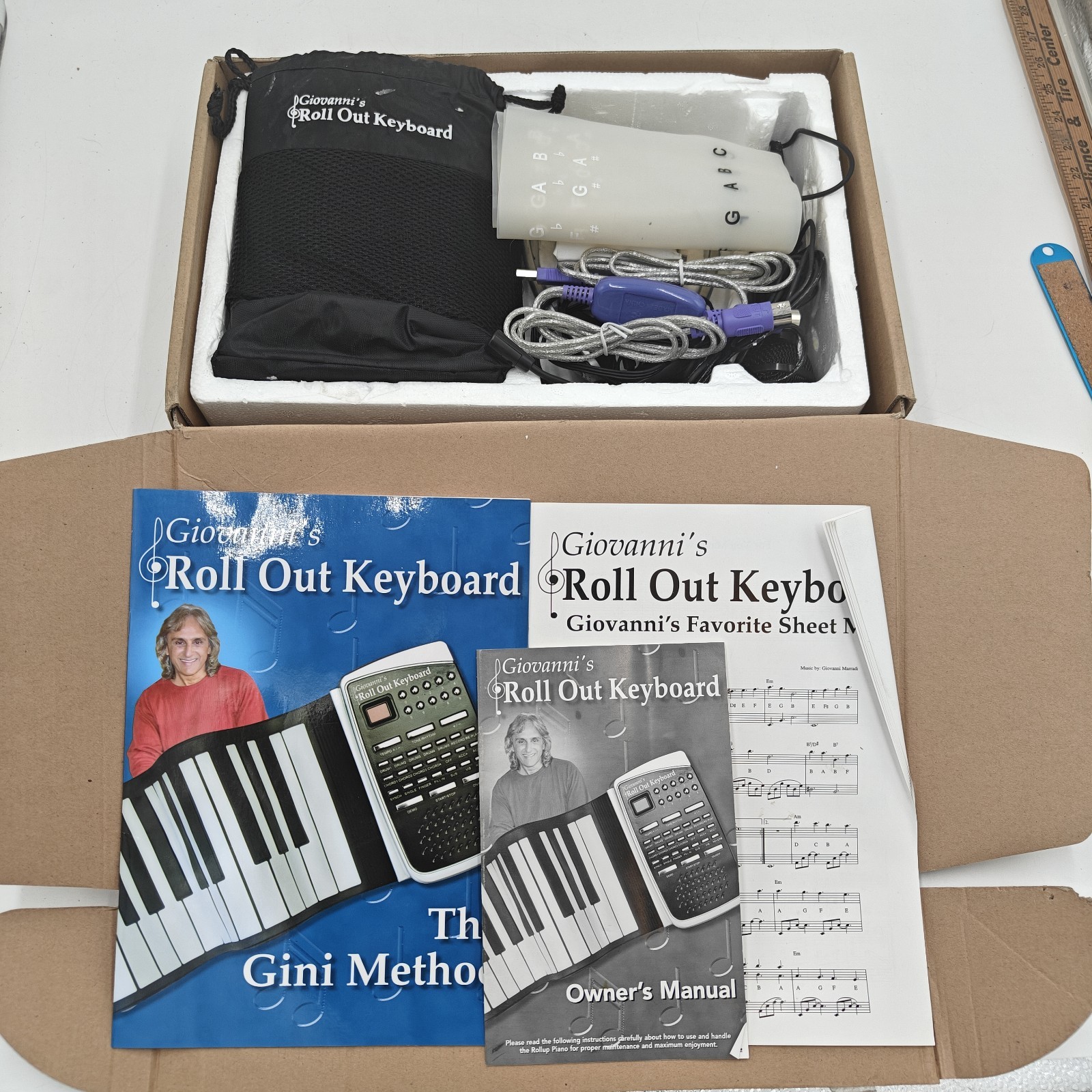 Giovanni's Roll Out Keyboard Portable Piano 49 Keys CDs Microphone Headset NIB