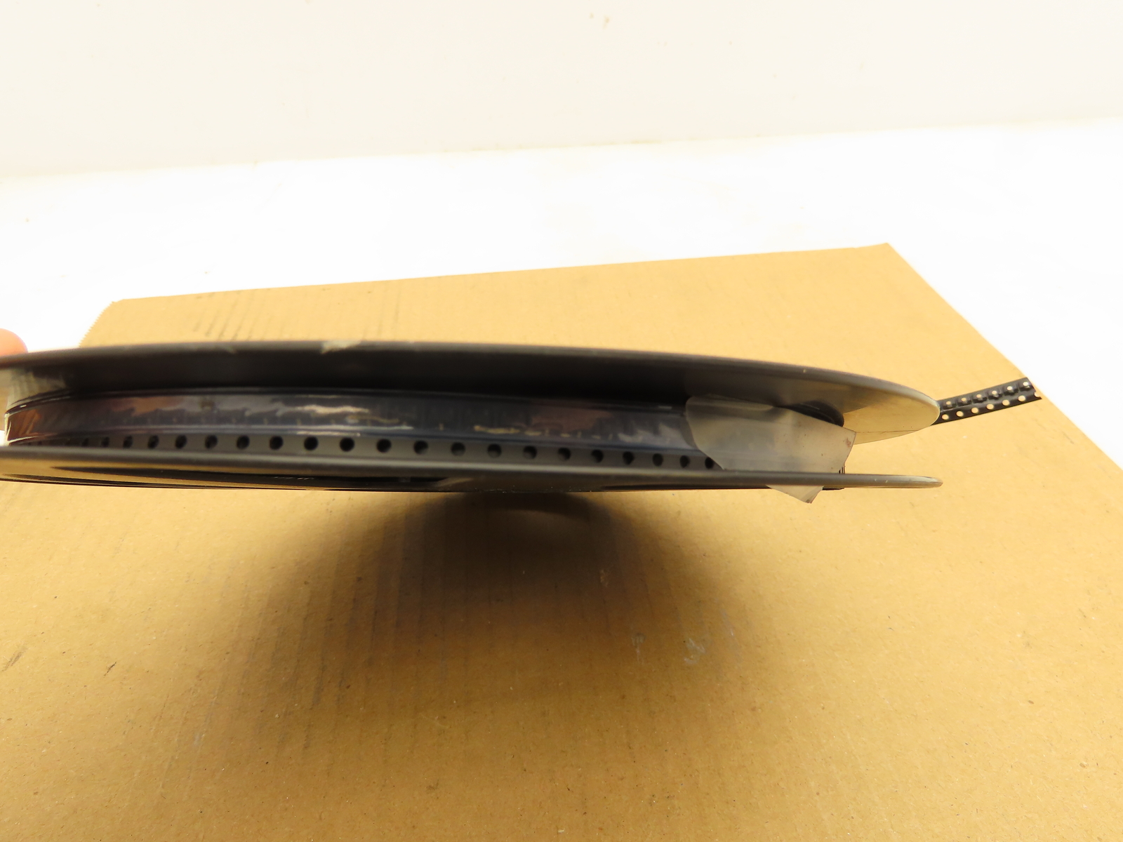 Infineon SMBT3904E6327 Bipolar Transistors Array 3000 Pieces