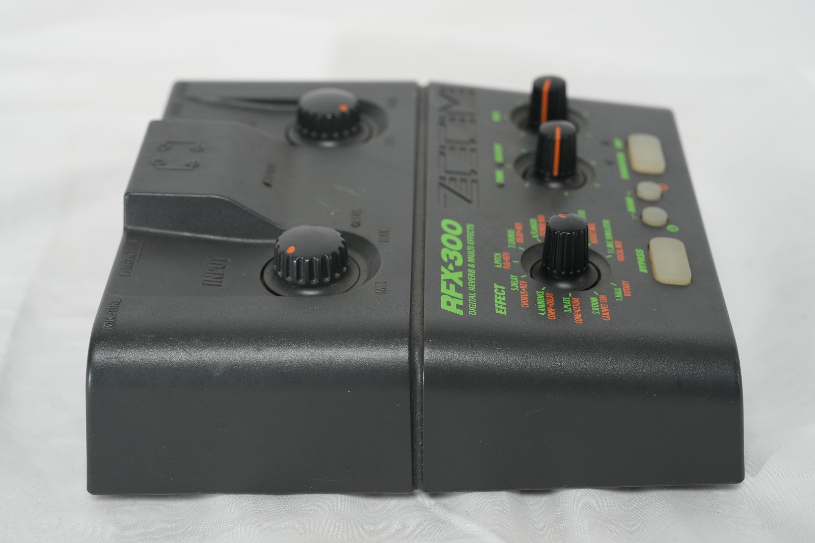 ZOOM RFX-300 Digital Reverb Multi Effect （NO.007103)