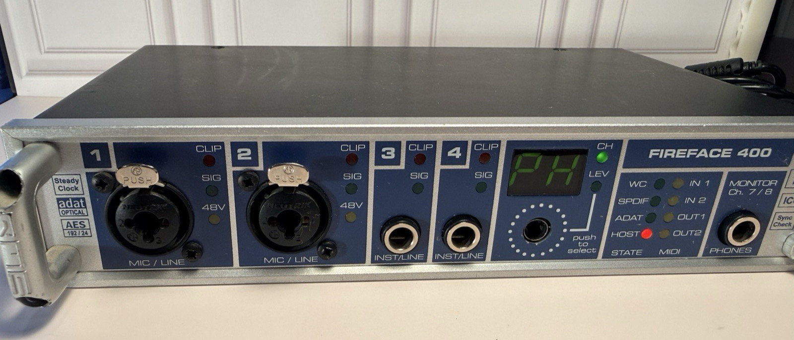 Fireface 400 FireWire Audio Interface, Phantom Power, MIDI, 2 Mic Inputs Germany