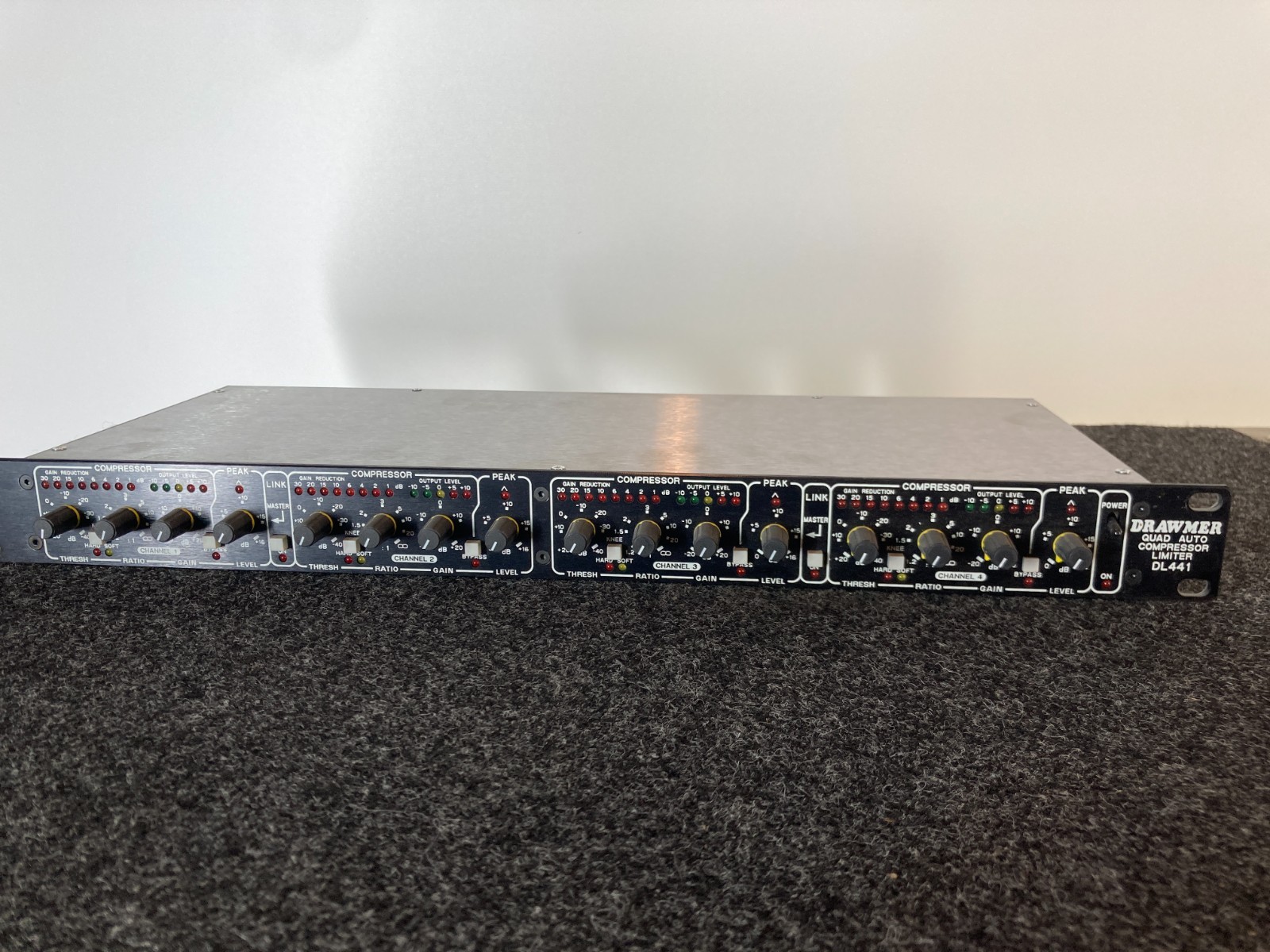 DRAWMER DL441 - Quad Auto Compressor Limiter -Floor Model