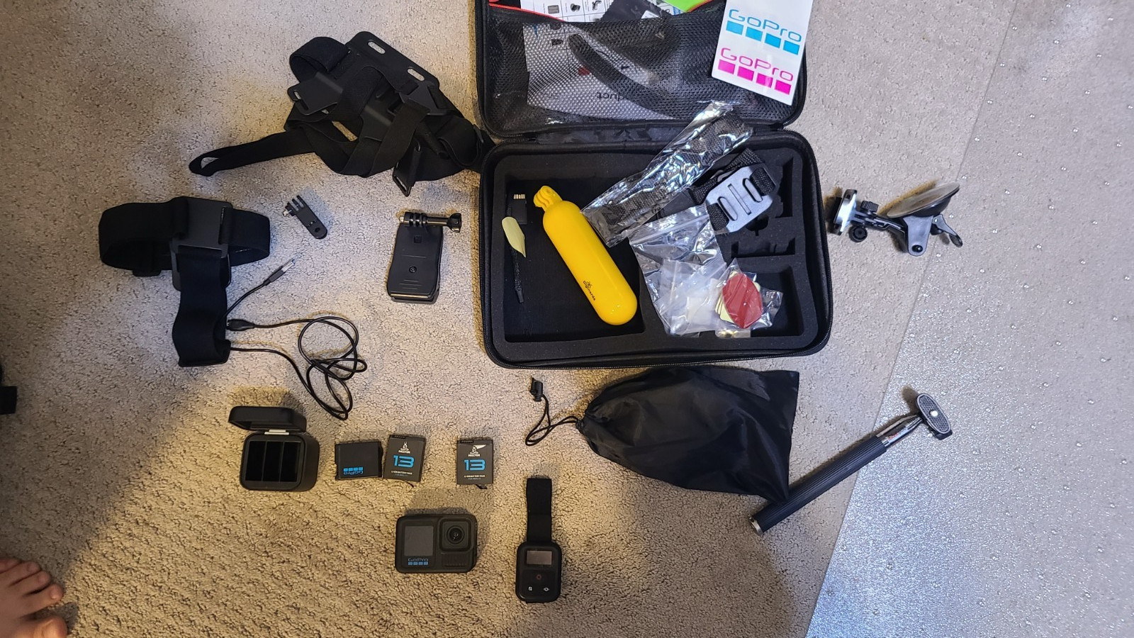 Go Pro Hero 13 Black w/ accessories / 3 batteries