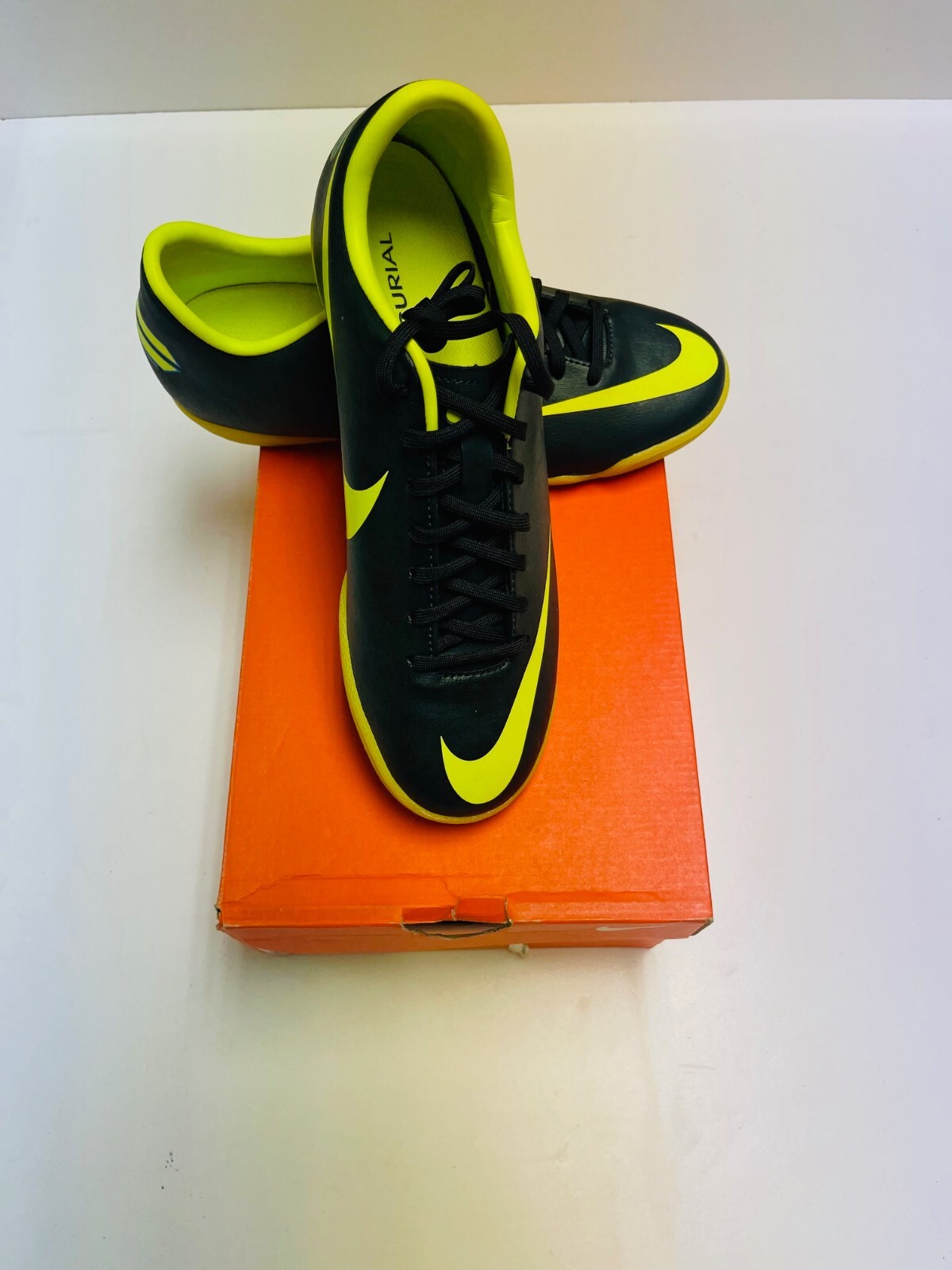 Nike Mercurial Victory III Indoor Men's Soccer Shoe Seaweed-Volt