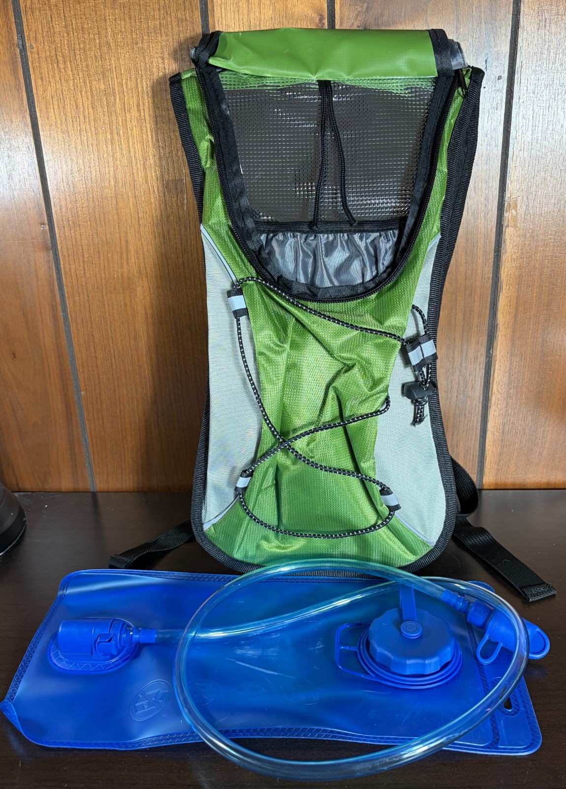 NEW Kuyou Hydration Pack w/ 2L Bladder - Green
