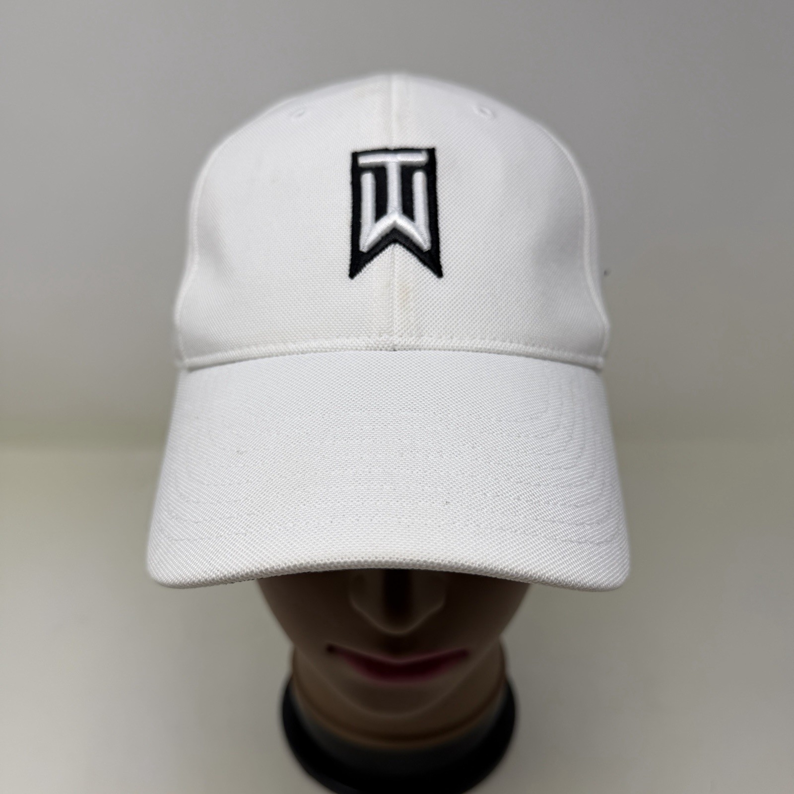 Nike Tiger Woods Collection TW FlexFit White Golf Hat Cap One VR Mens M/L