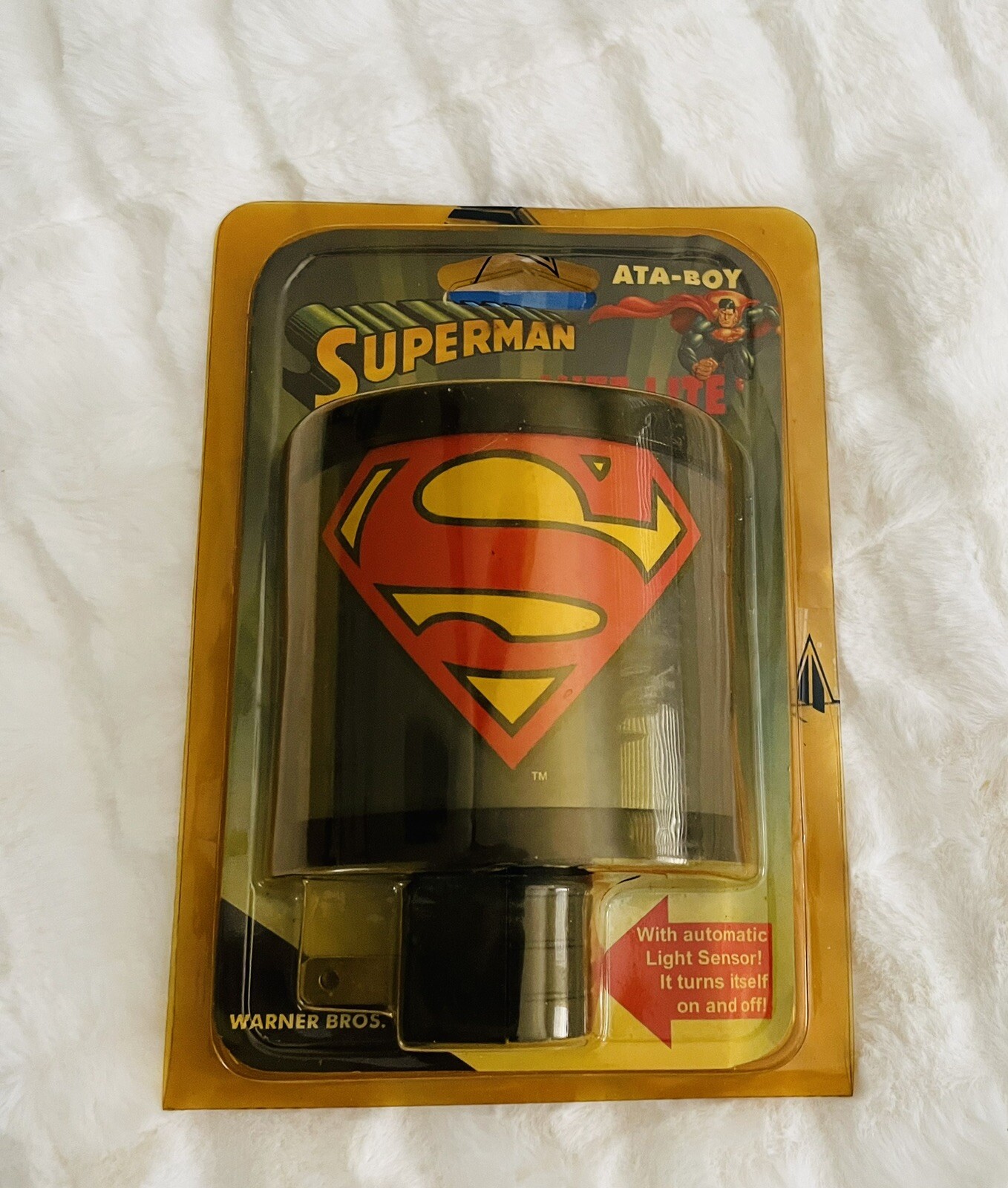 New Old Stock Vtg Light DC Comics Superman Chest Logo WB Night Light Sensor--DD