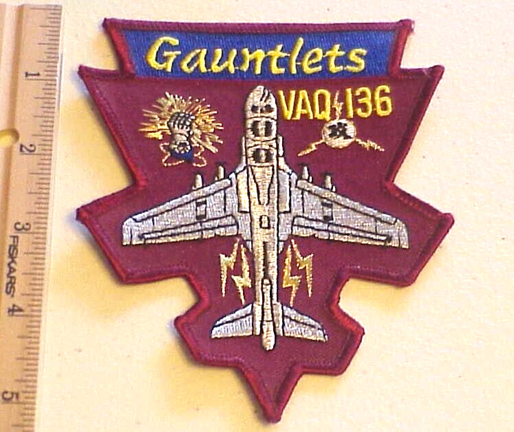GAUNTLETS VAQ 136 UNITED STATES NAVY USN MILITARY PATCH  NEW FREE SHIPPING !!!