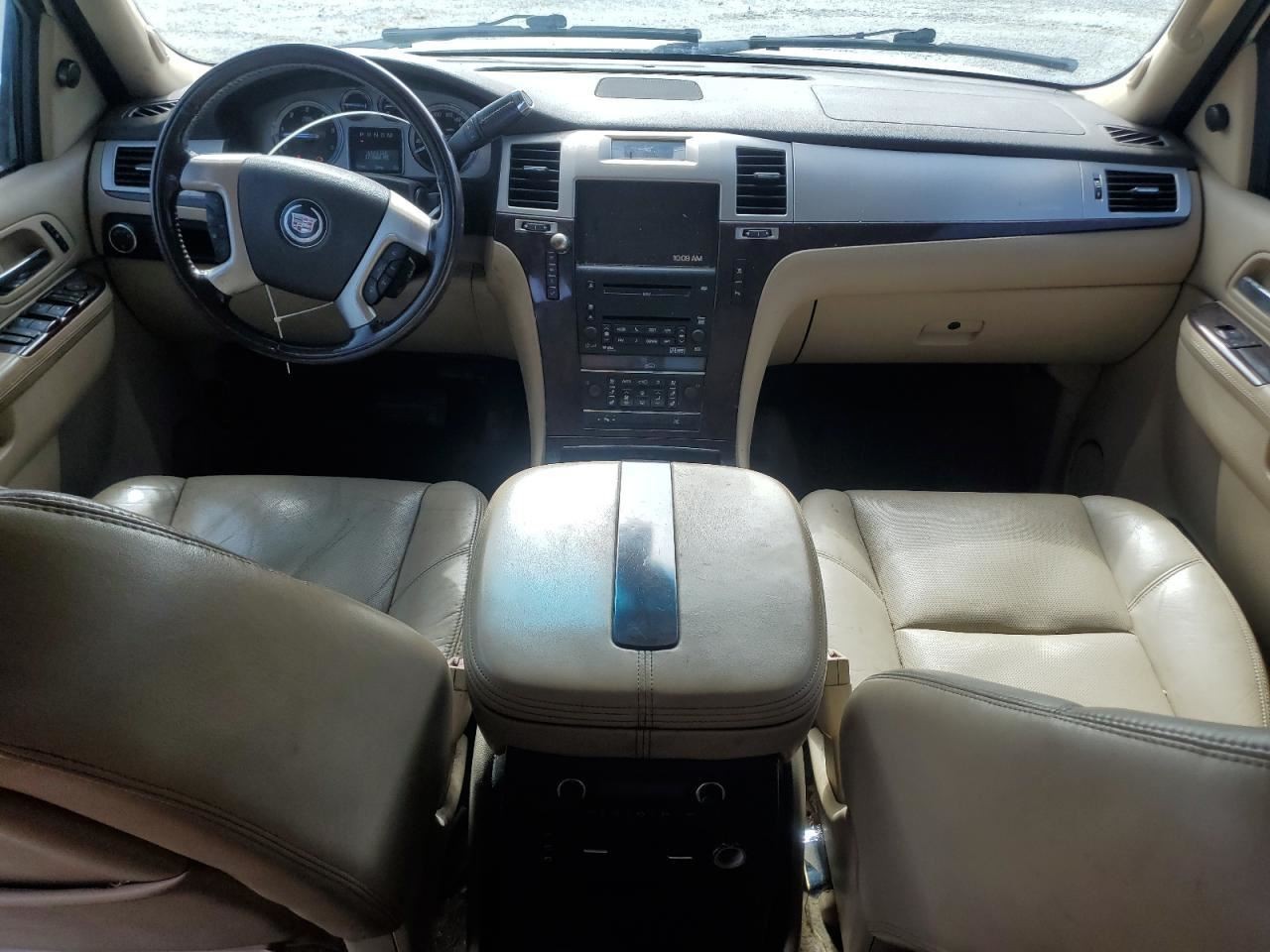 ESCALAEXT 2010 Glove Box 4586900