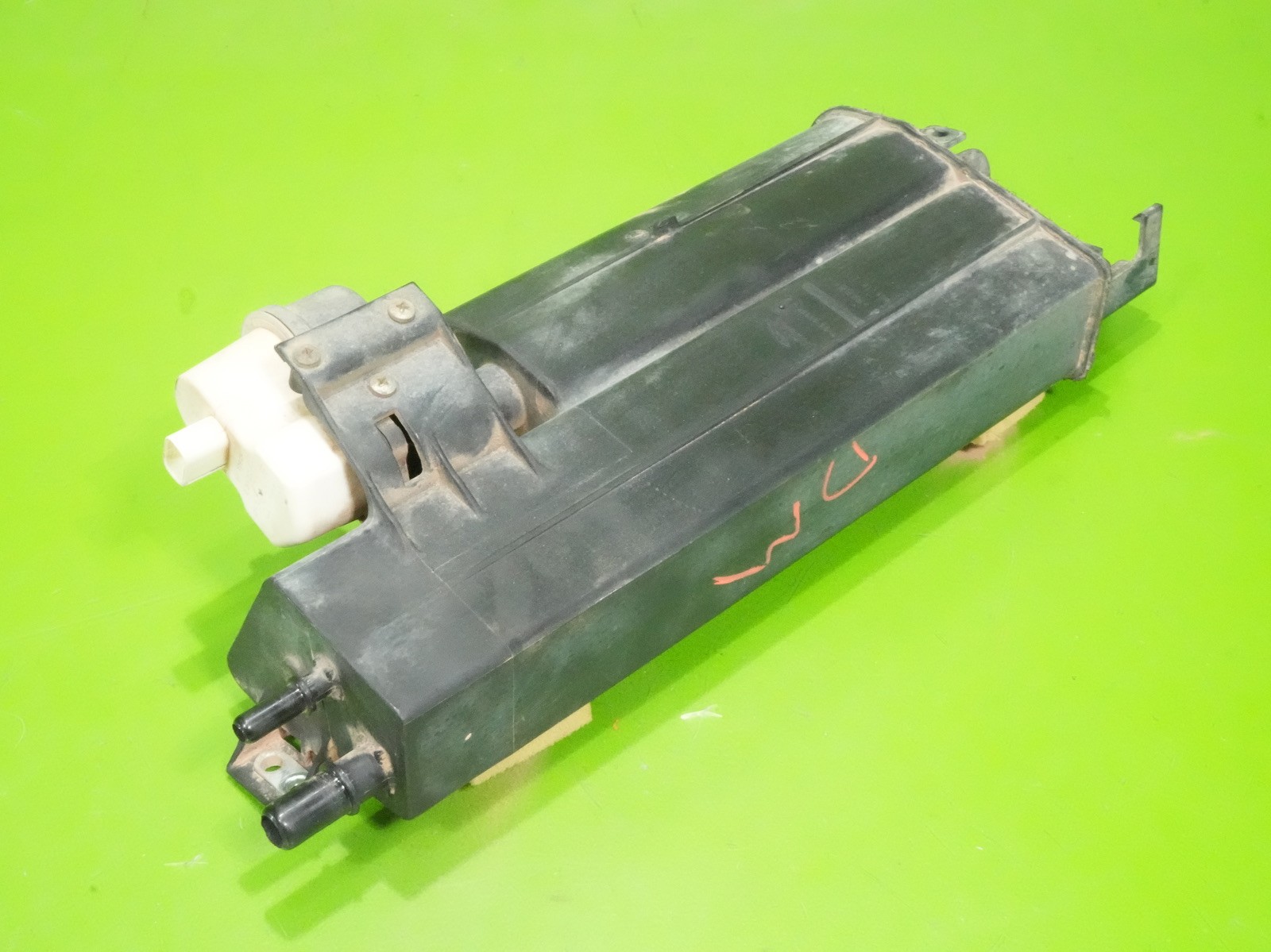 09-15 Jaguar XF XFR OEM 8W939E857AB fuel vapor purge charcoal canister tank