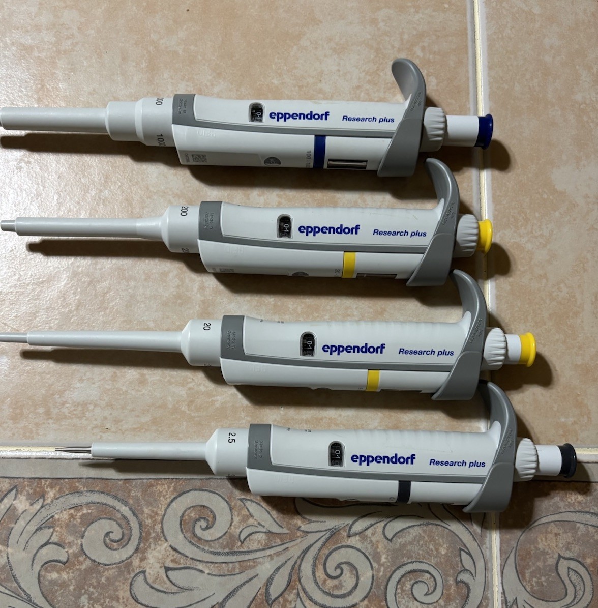 Set of (4) Eppendorf Research Plus Single Channel Pipette 2.5, 20, 200, 1000